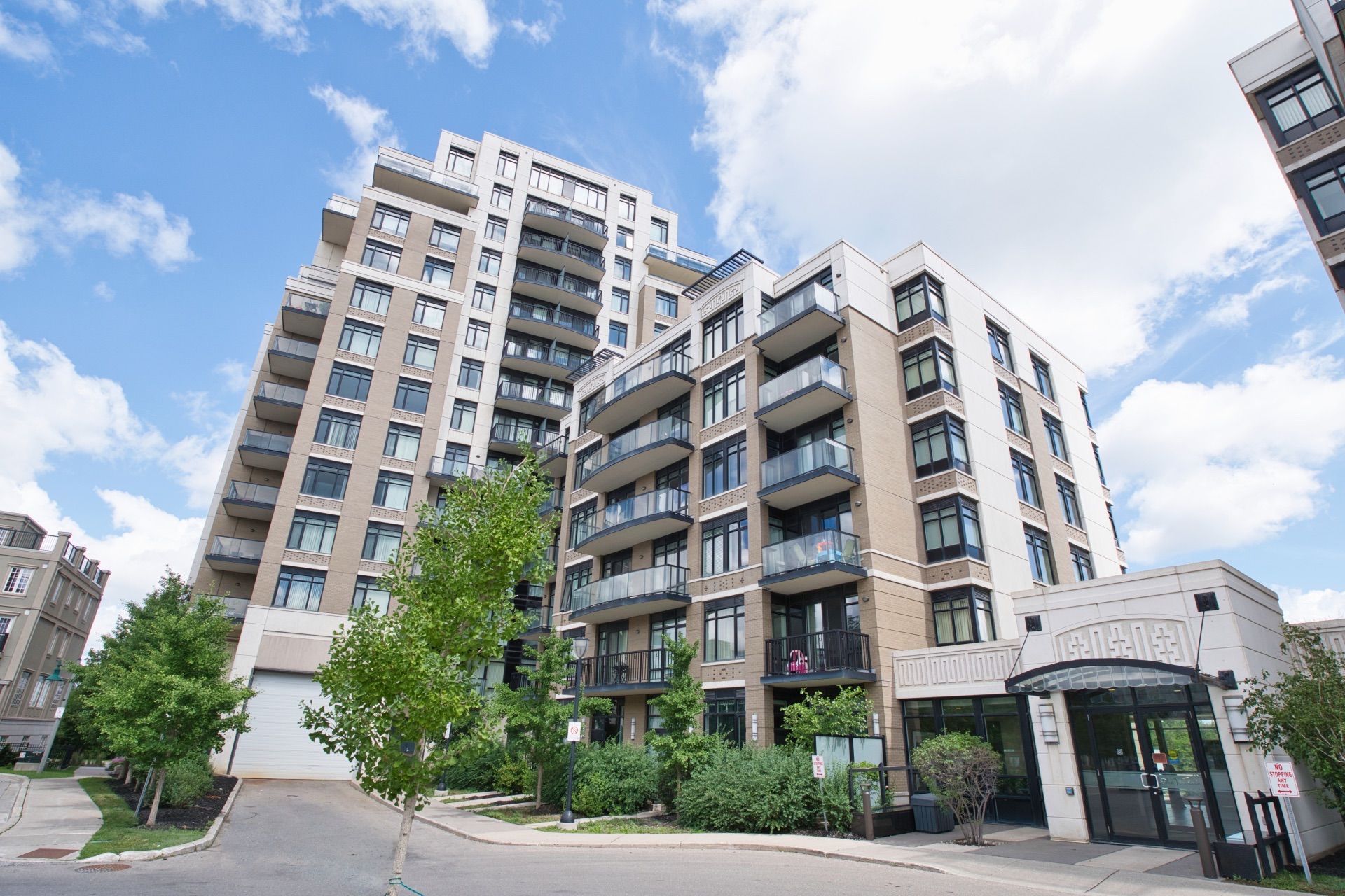 151 Upper Duke Crescent 310, Markham, On L6g 0e1