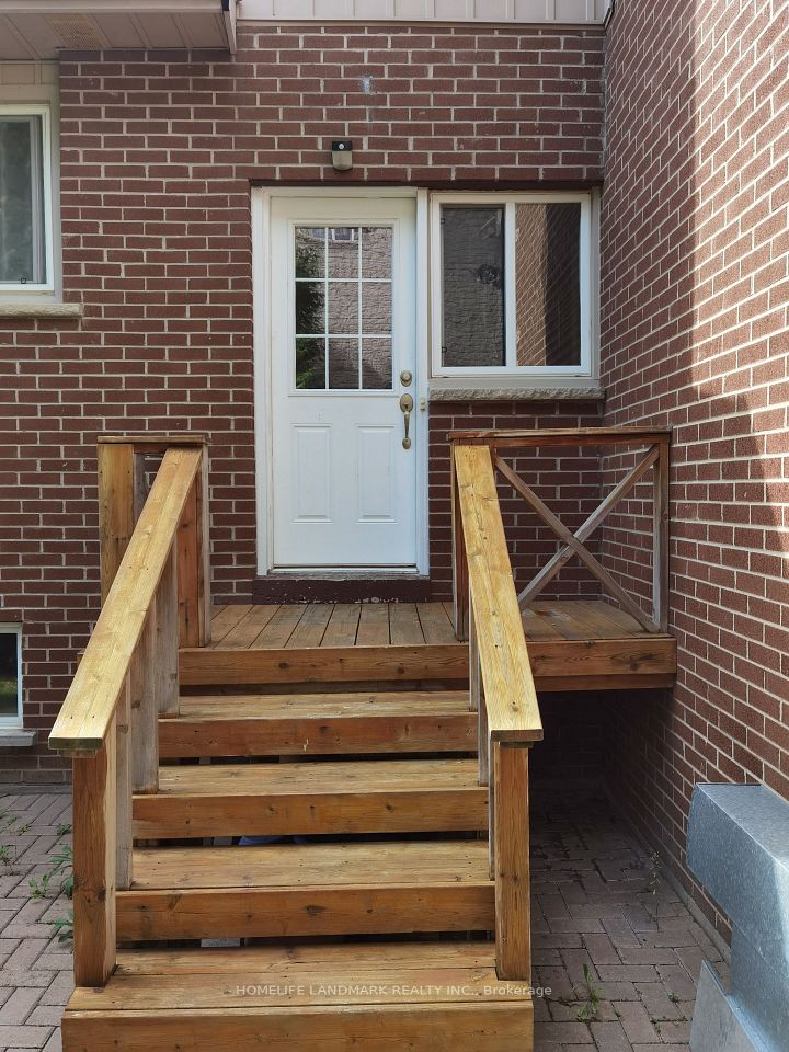 109 Brookside Road S, Richmond Hill, On L4c 0j6