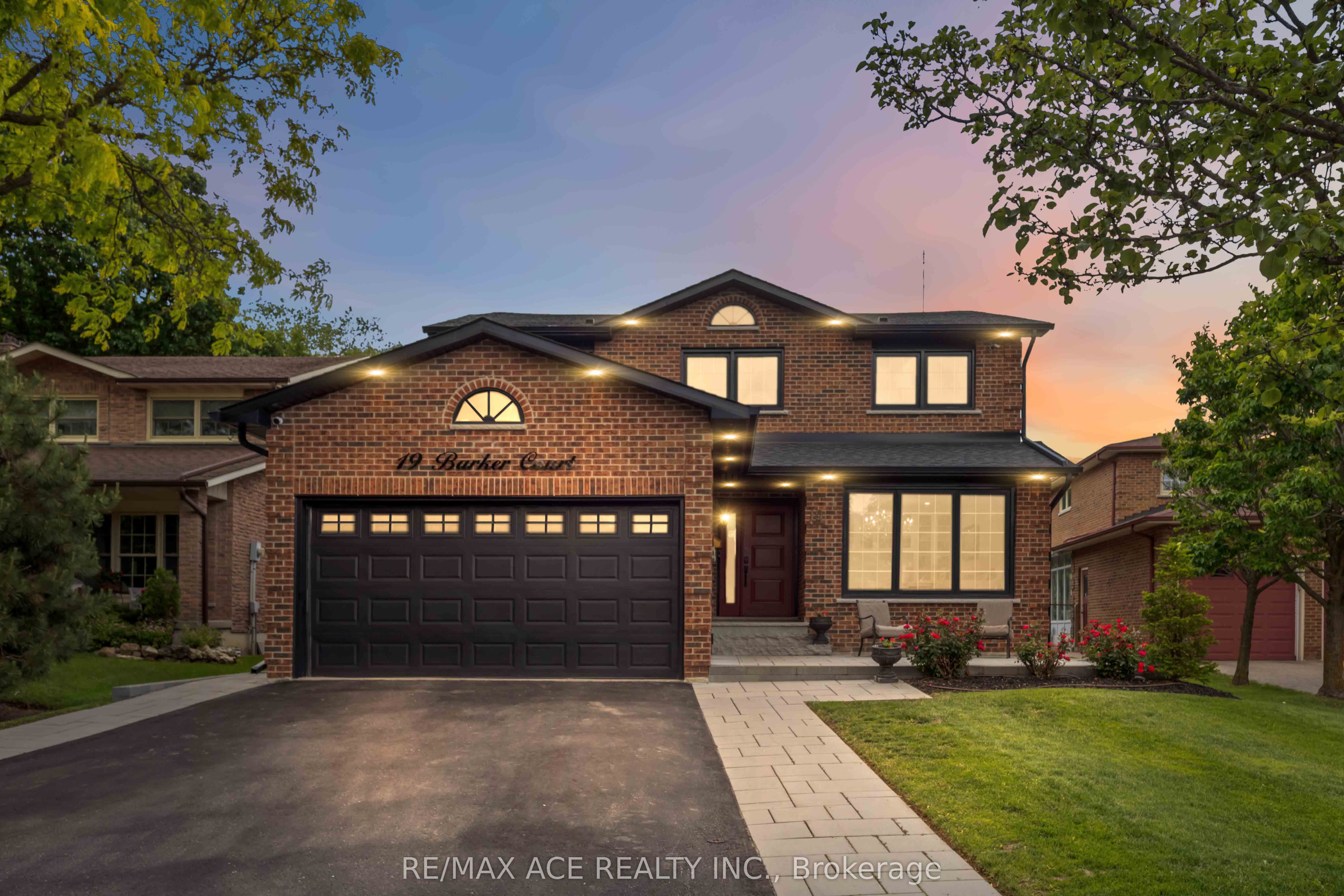 19 Barker Court, Markham, On L3p 3x9