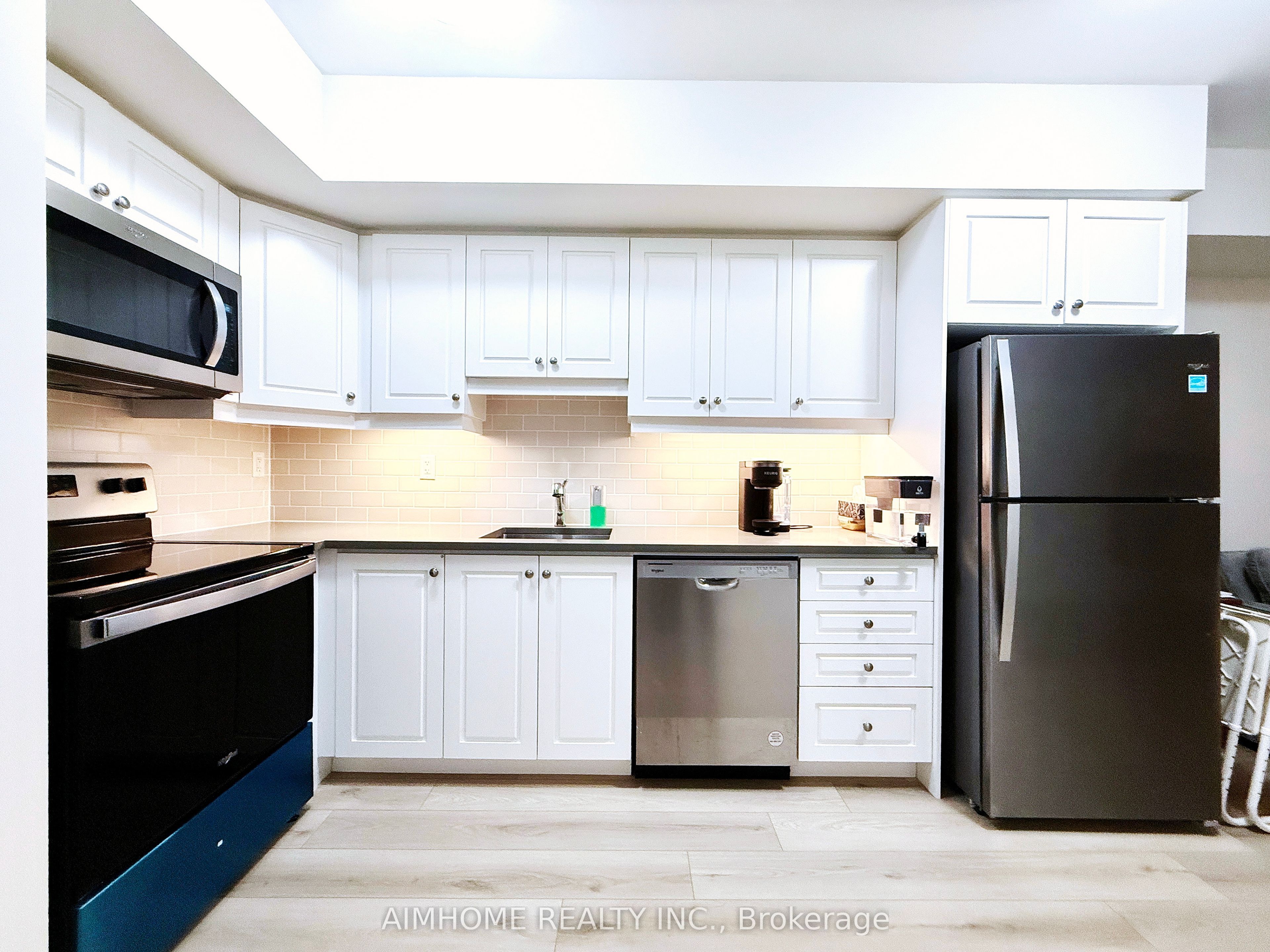 58 Elizabeth Street S 2203, Richmond Hill, On L4c 5w2