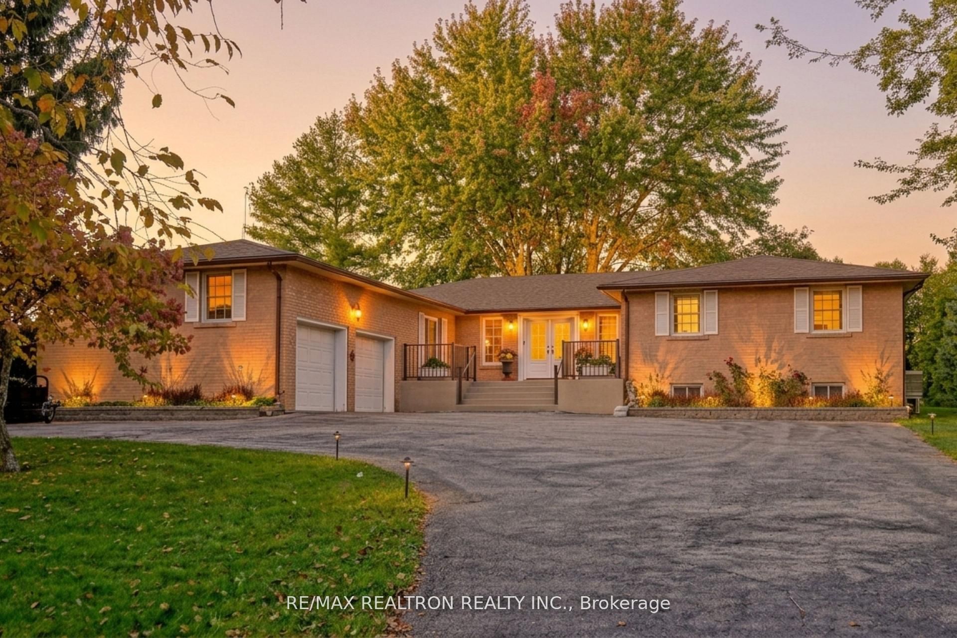 240 Webb Road, Uxbridge, On L4a 7x4