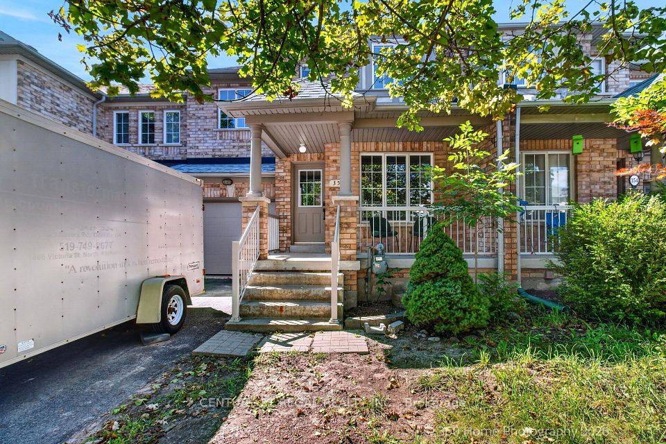 352 Flagstone Way, Newmarket, On L3x 2r3