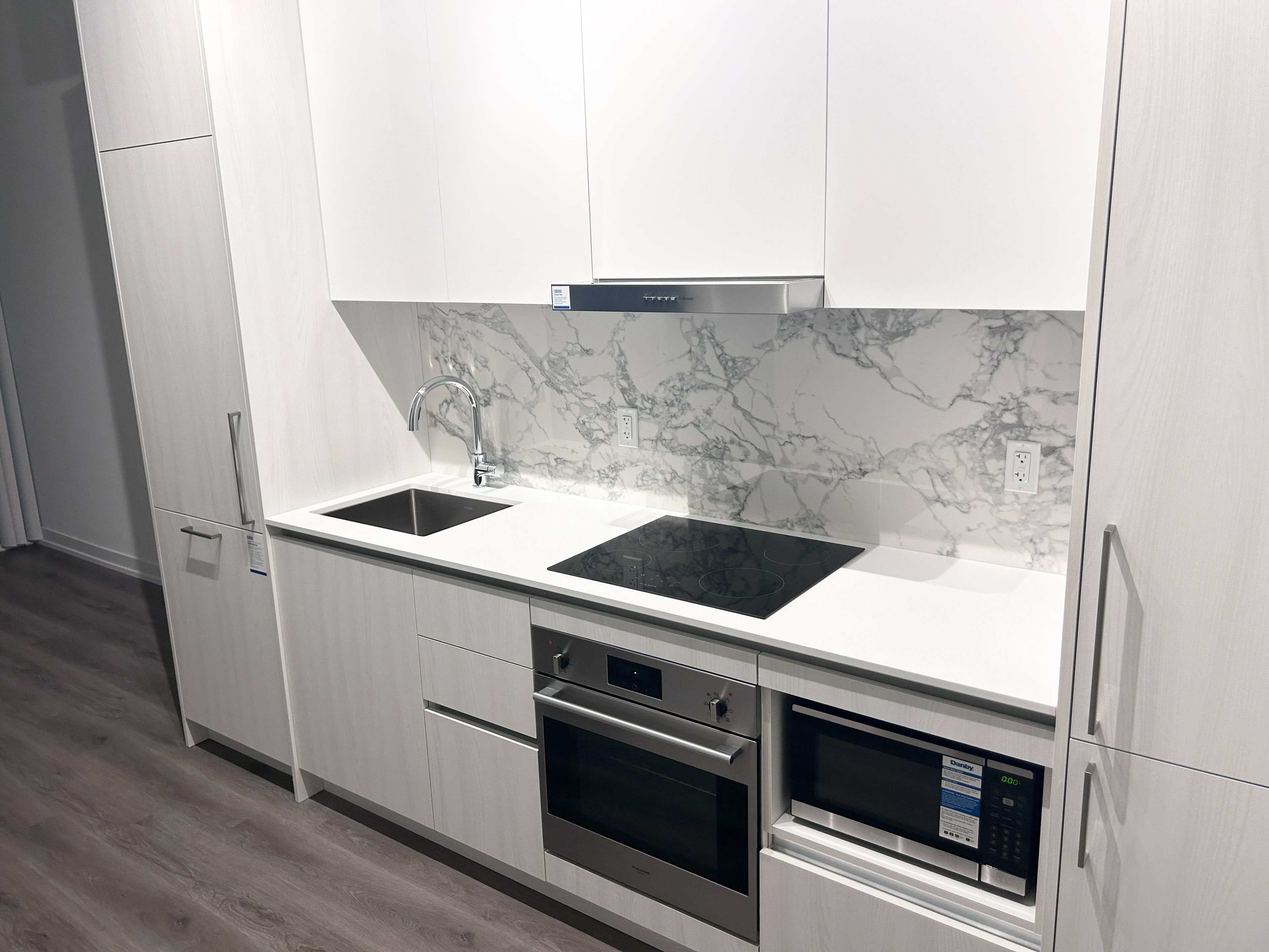 225 Commerce Street 3708, Vaughan, On L4k 5z7