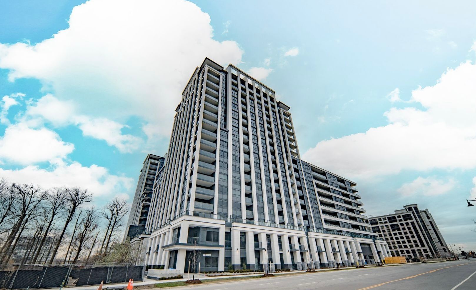 8 Cedarland Drive 925, Markham, On L6g 0h4