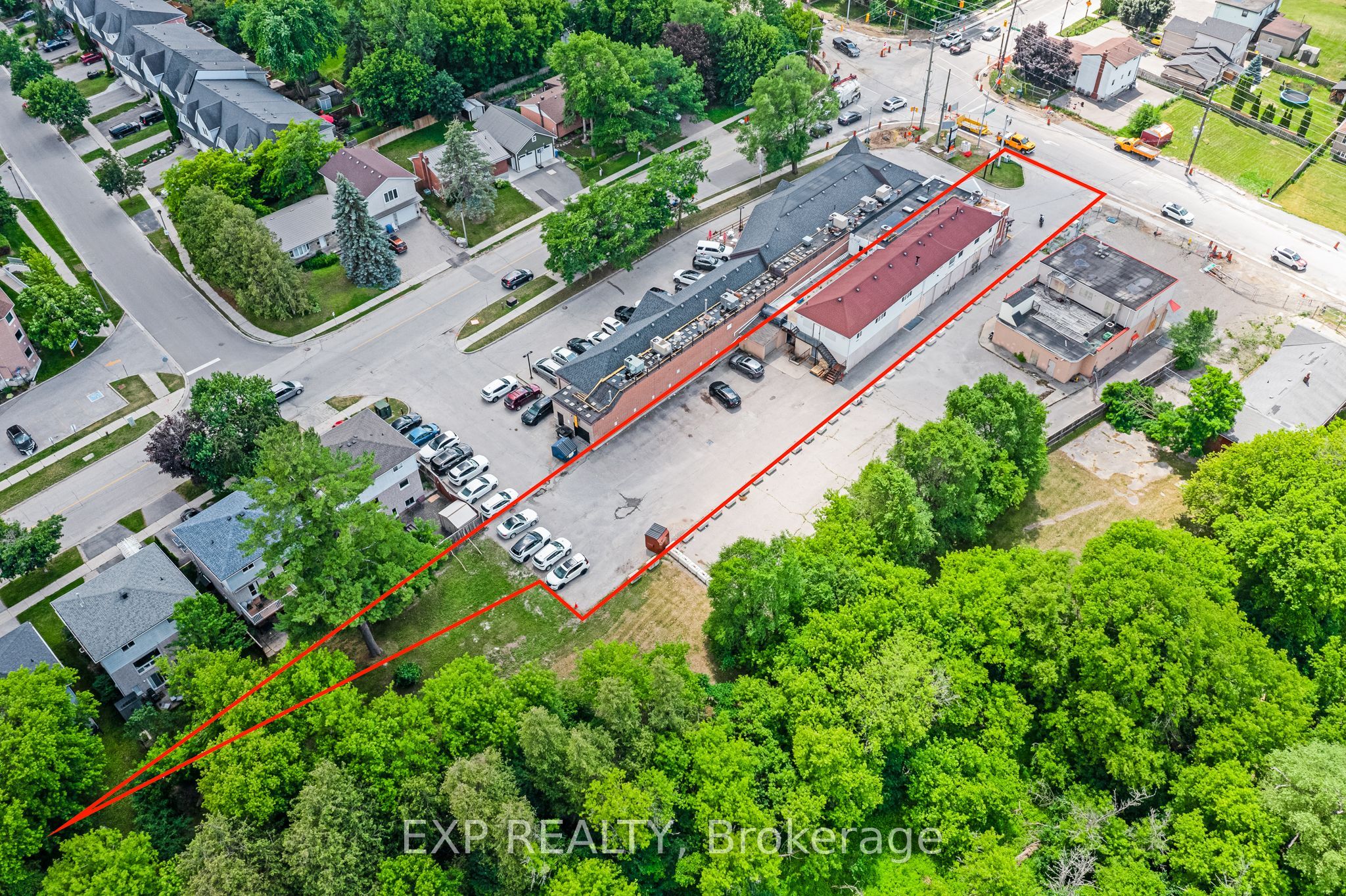 19423 Yonge Street, East Gwillimbury, On L9n 1l8