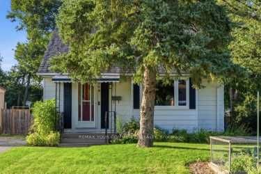 269 Rogers Road, Newmarket, On L3y 1g5