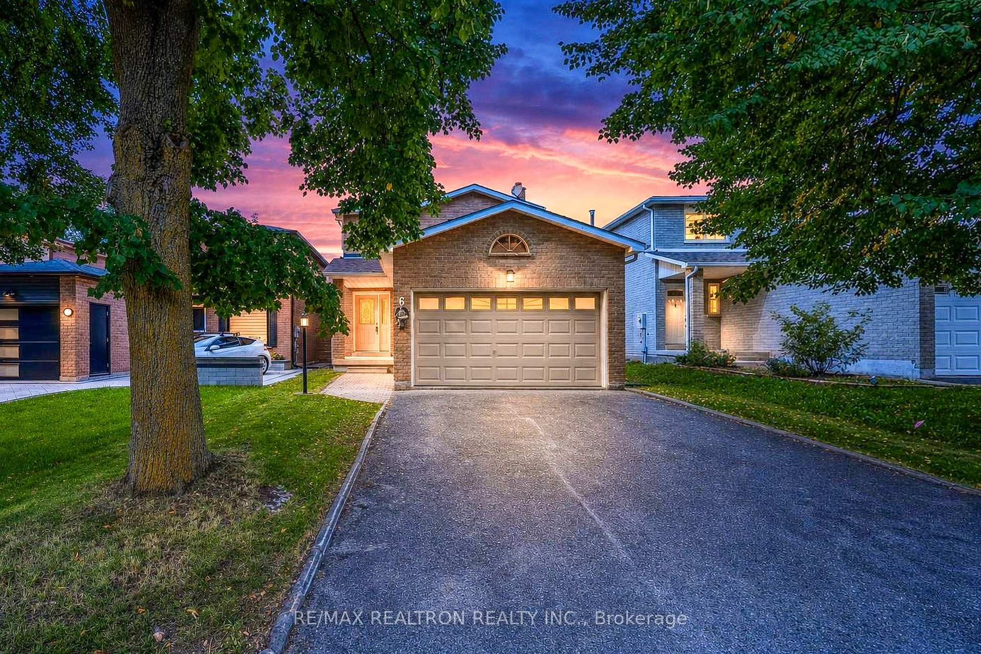 6 Woolen Mill Road, Markham, On L3p 6x4