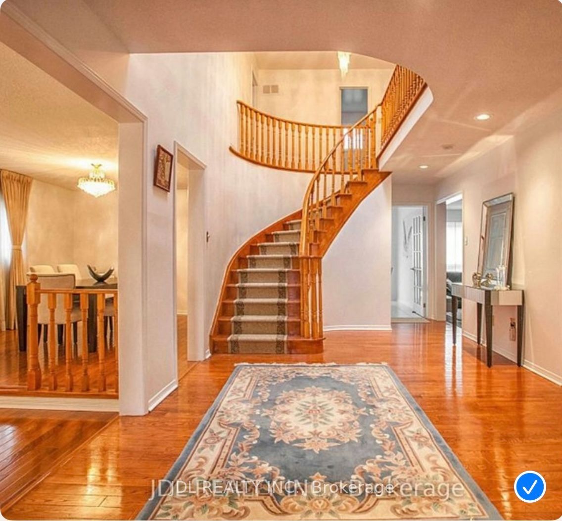 101 Summerdale Dr Avenue Master Bedroom 2nd Floor, Markham, On L6t 6w3
