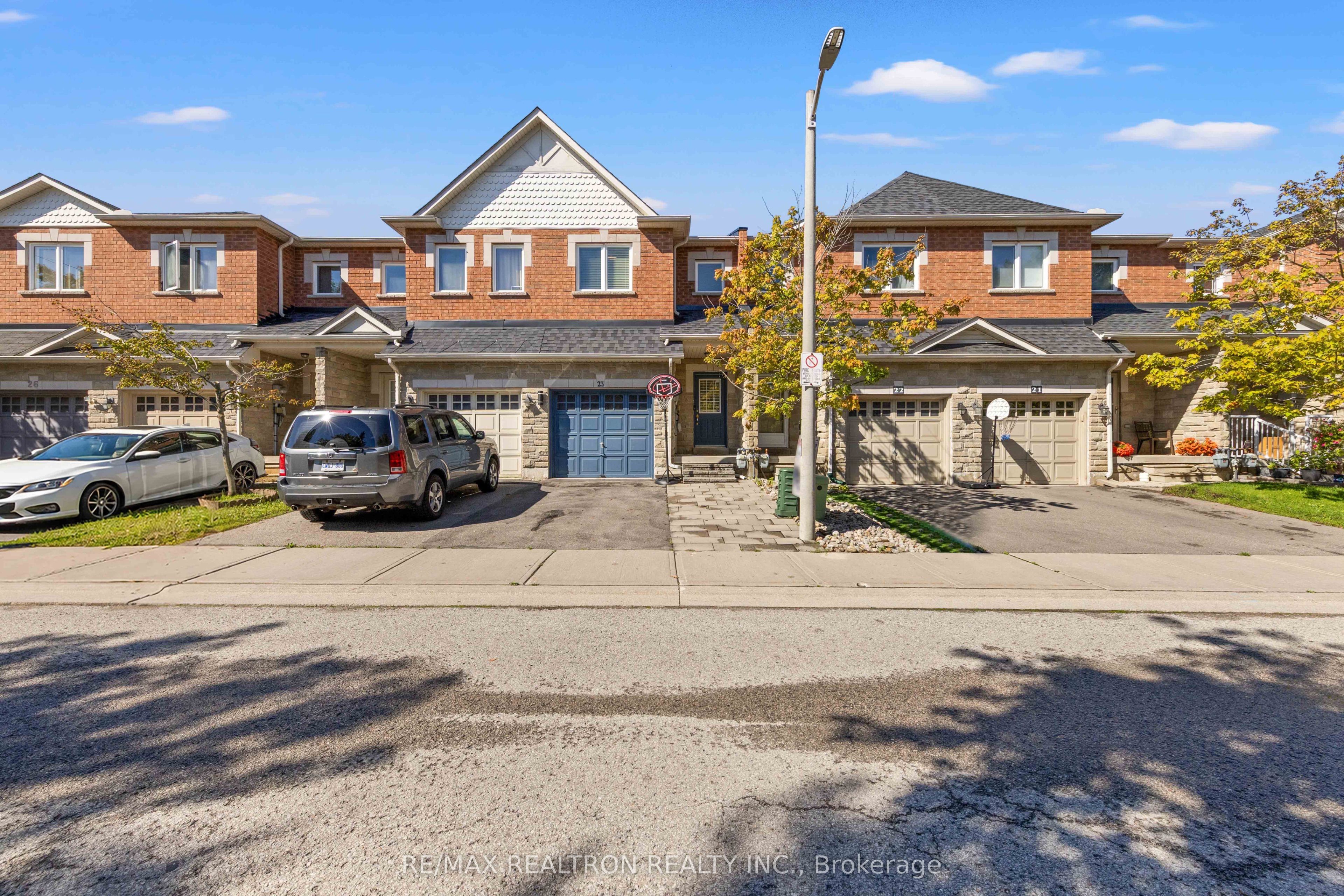 56 North Lake Road 23, Richmond Hill, On L4e 0g5