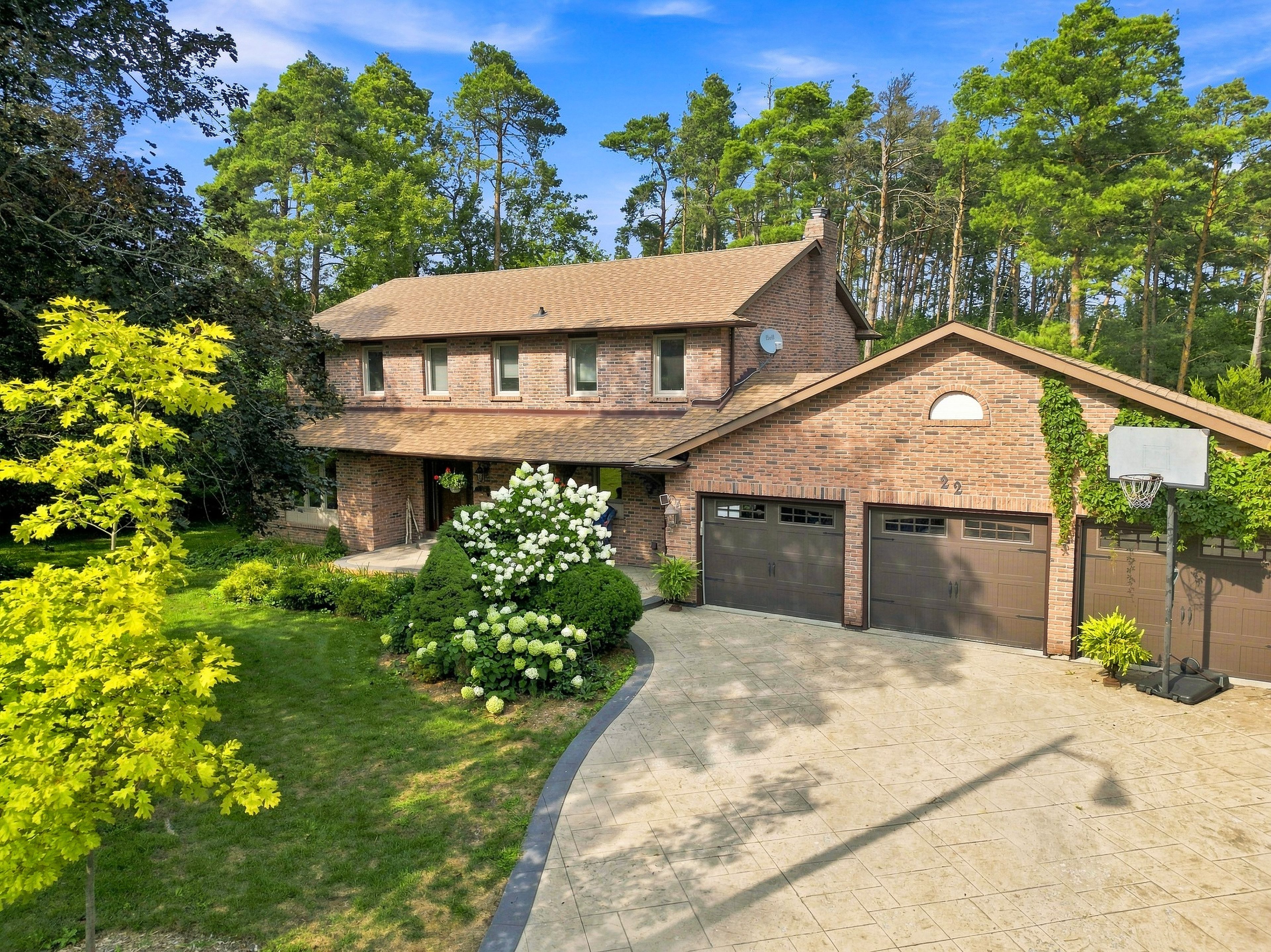 22 Cynthia Crescent, Richmond Hill, On L4e 2p8
