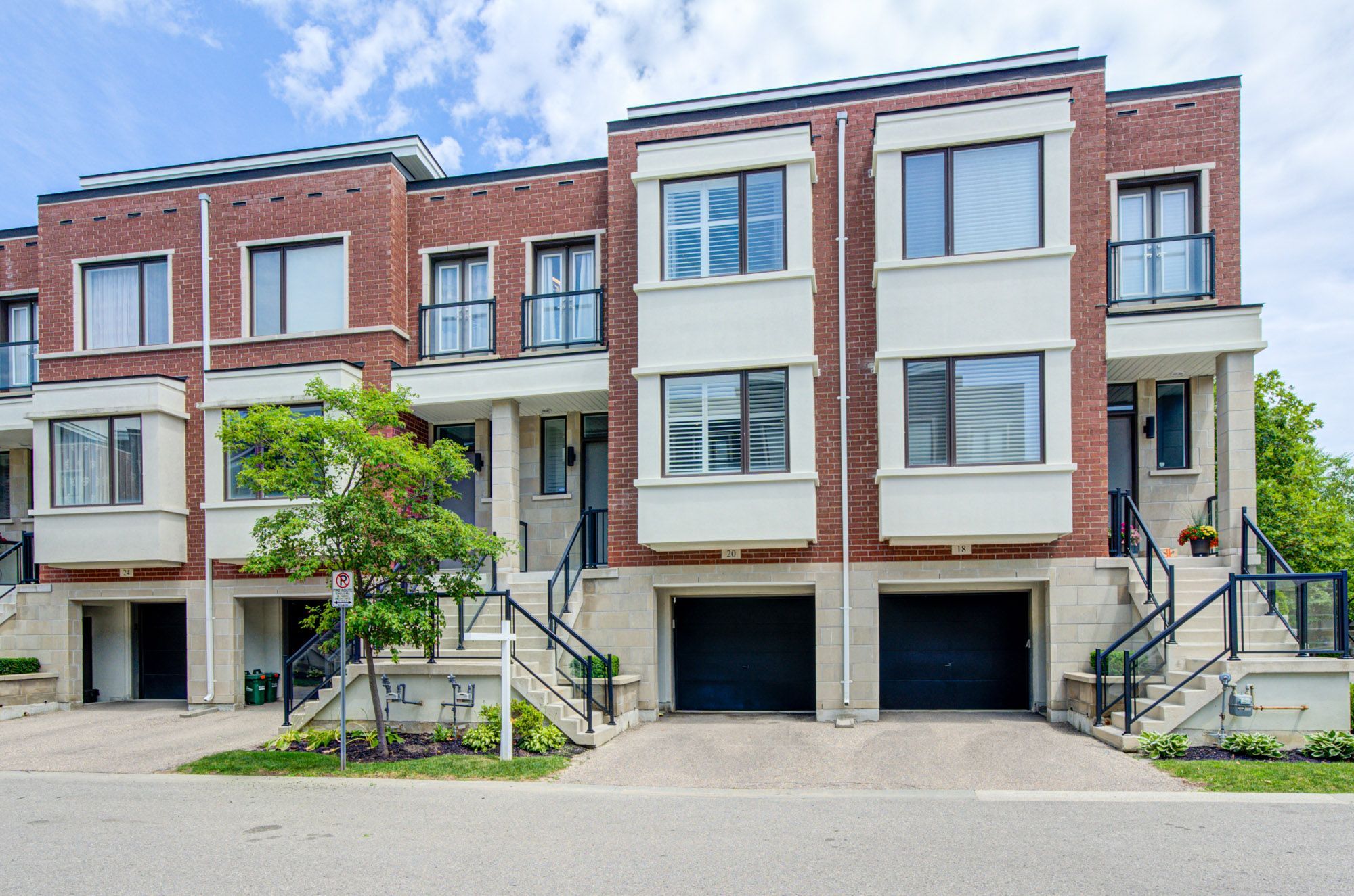 20 Genuine Lane, Richmond Hill, On L4b 0e5