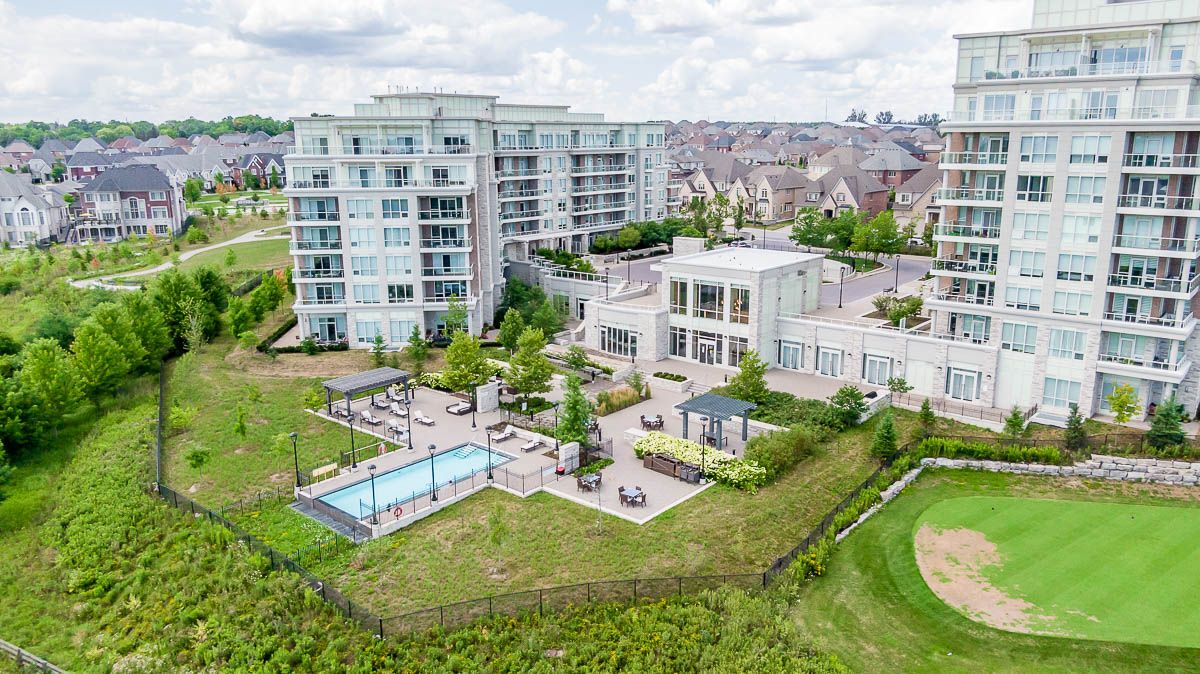 9 Stollery Pond Crescent 208, Markham, On L6c 1k4