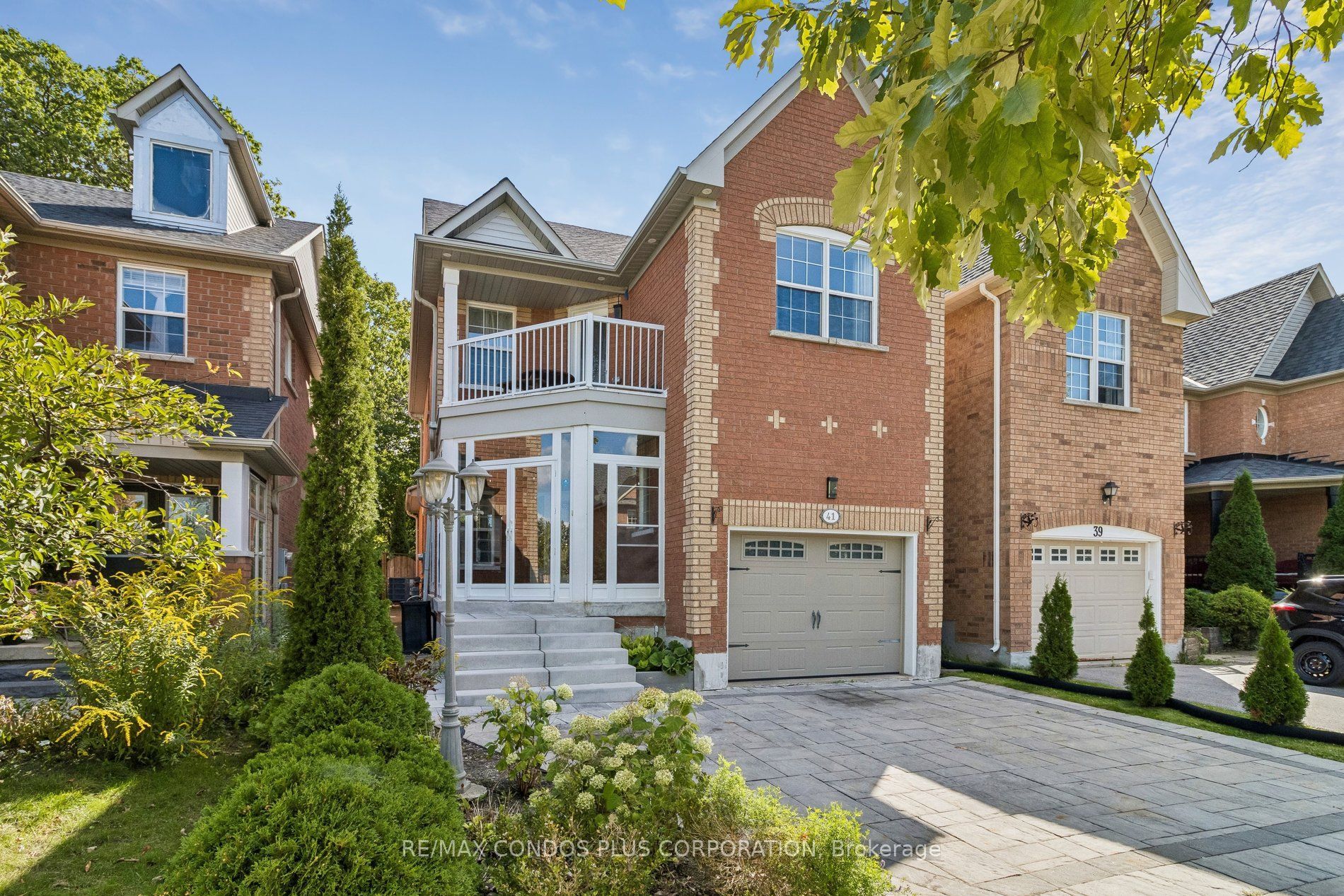 41 Maroon Drive, Richmond Hill, On L4e 5b4