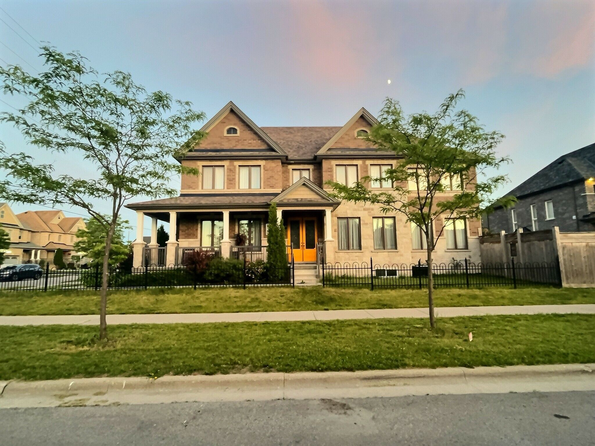 214 Eighth Avenue, New Tecumseth, On L9r 0h7