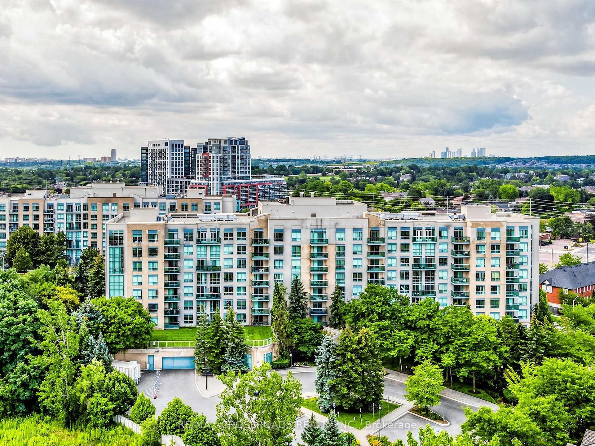 3 Ellesmere Street 713, Richmond Hill, On L4b 4n2