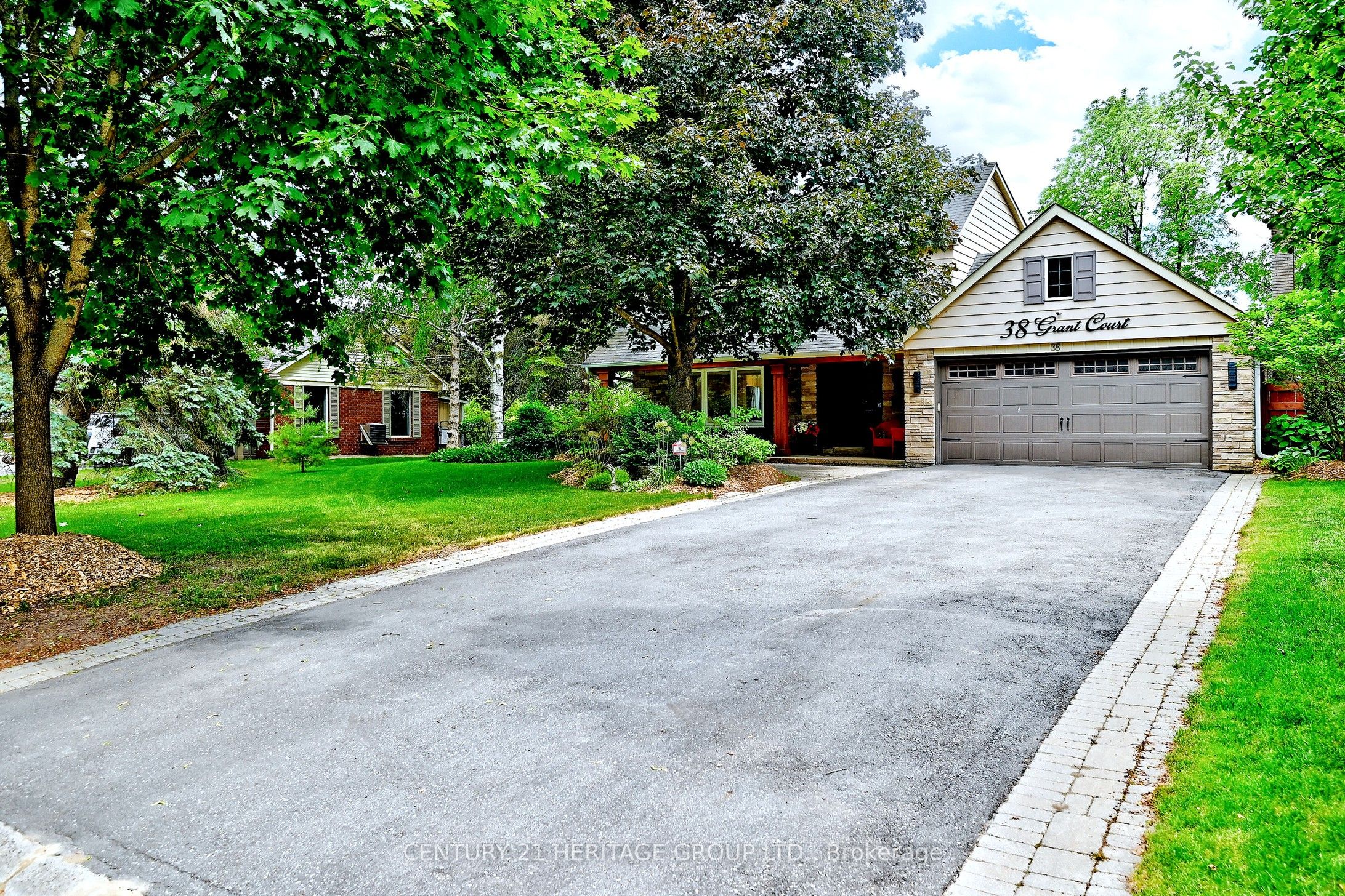38 Grant Court, East Gwillimbury, On L0g 1r0