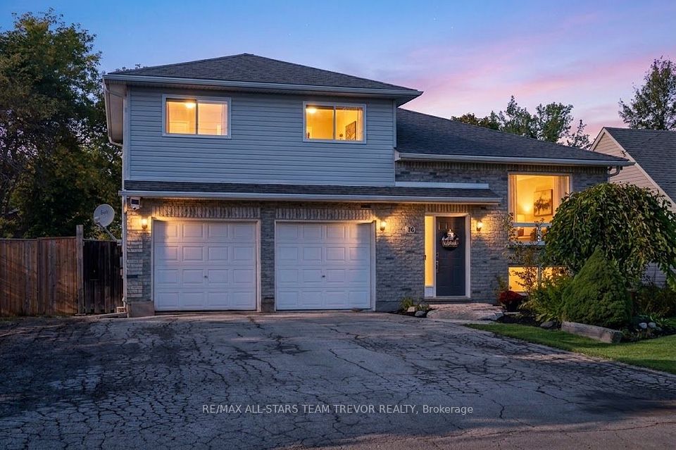 16 Evelyn Avenue, Georgina, On L4p 3c8