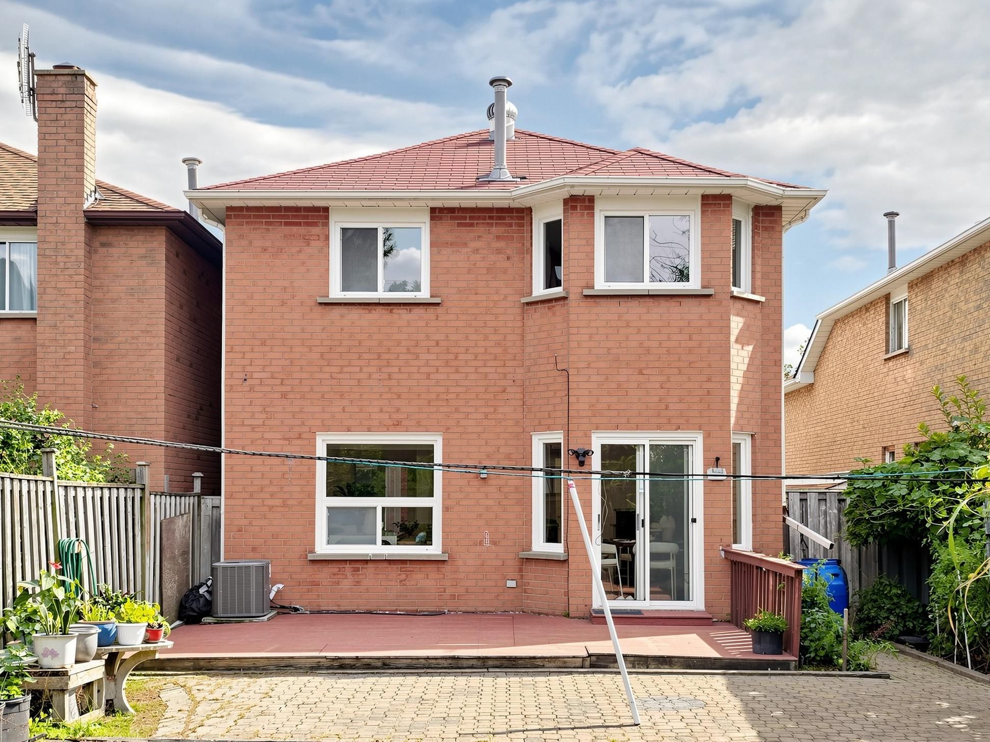 26 Erla Court, Markham, On L3s 3b3