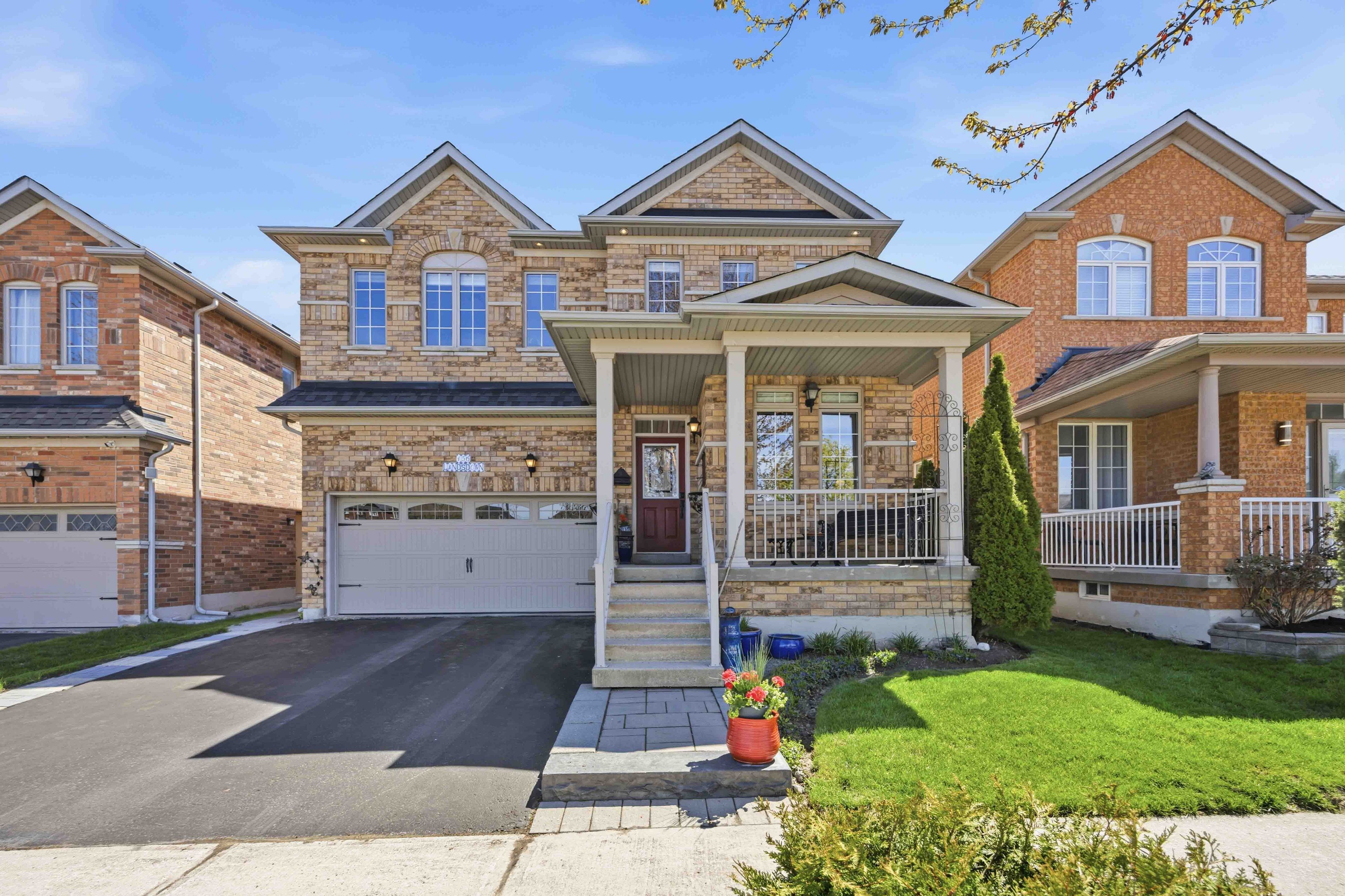 156 Landsdown Crescent, Markham, On L6e 1m5