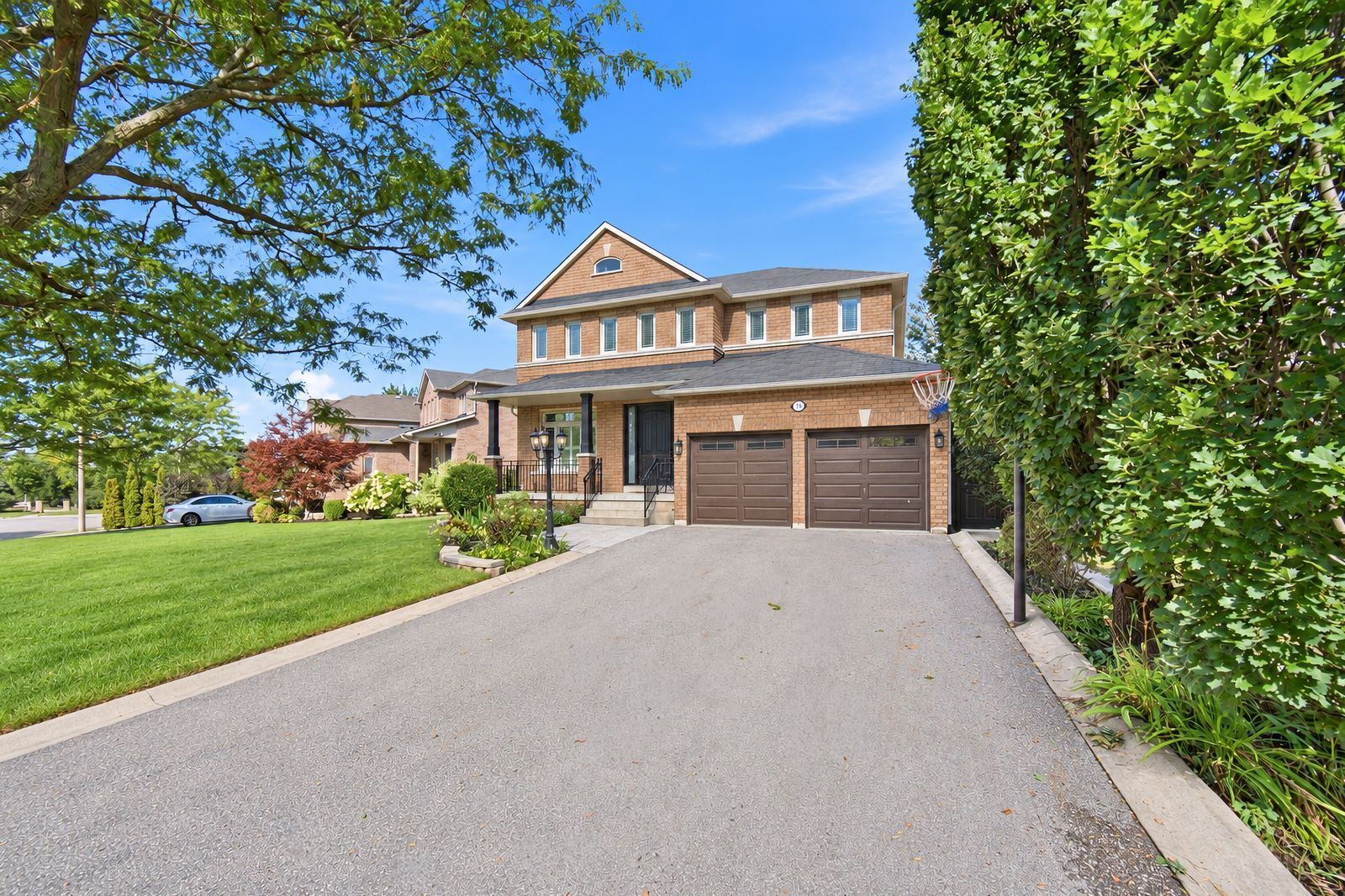 65 Burnhaven Avenue, Vaughan, On L6a 2p2