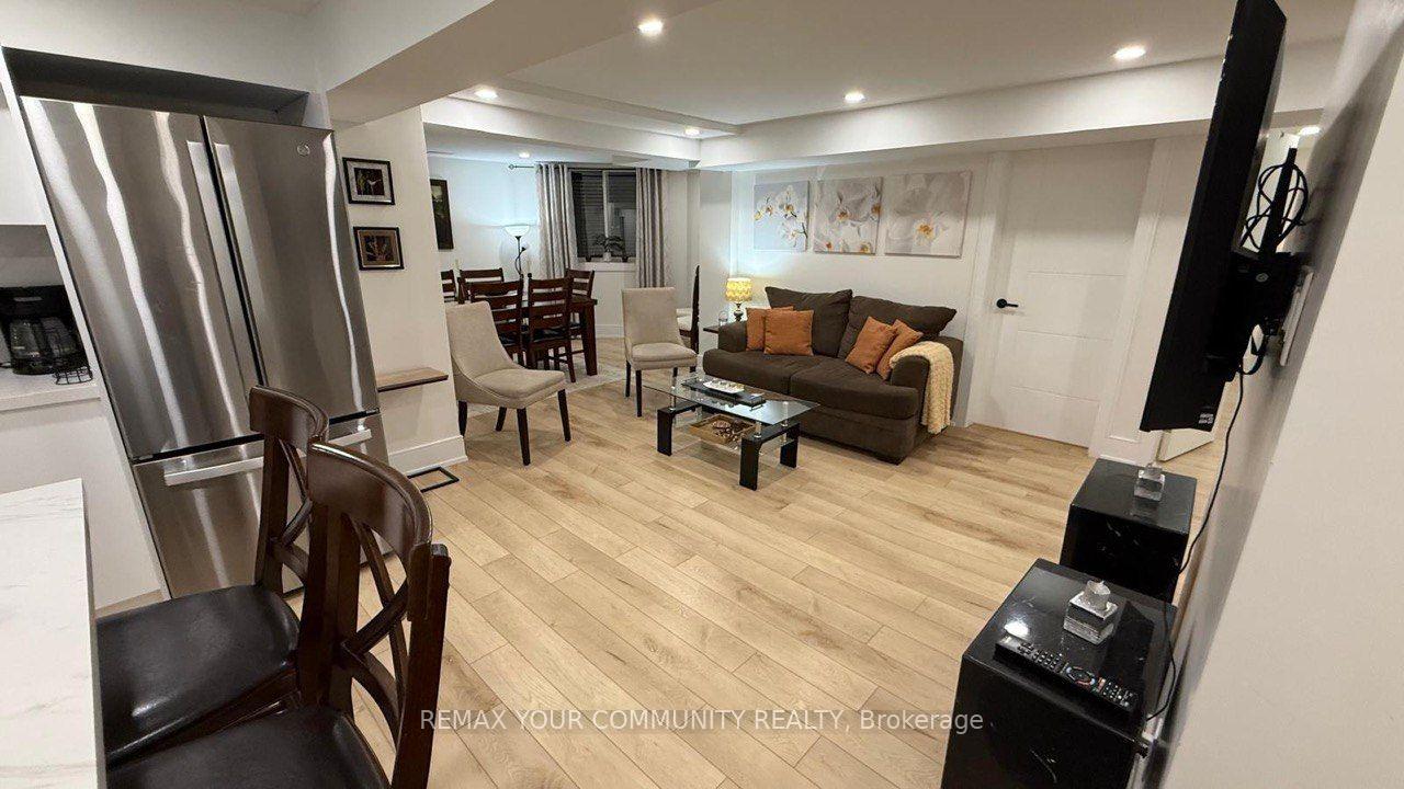204 Mccaffrey Road Basement, Newmarket, On L3x 1j9