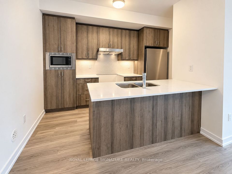 3 Bancroft Lane 216, Richmond Hill, On L4e 1m1