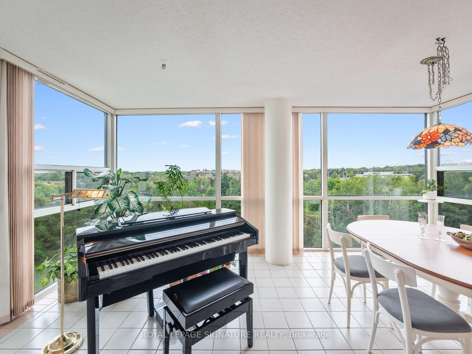 40 Harding Boulevard W # 716, Richmond Hill, On L4c 9s5