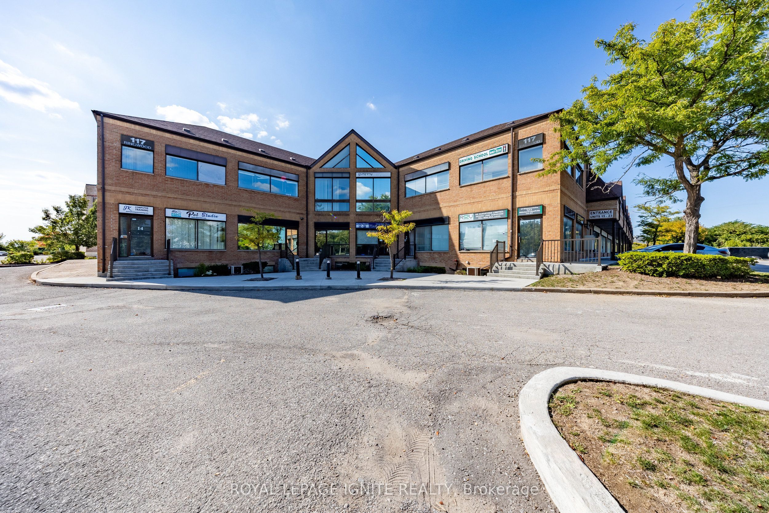 117 Ringwood Drive 11, Whitchurch-Stouffville, On L4a 8c1