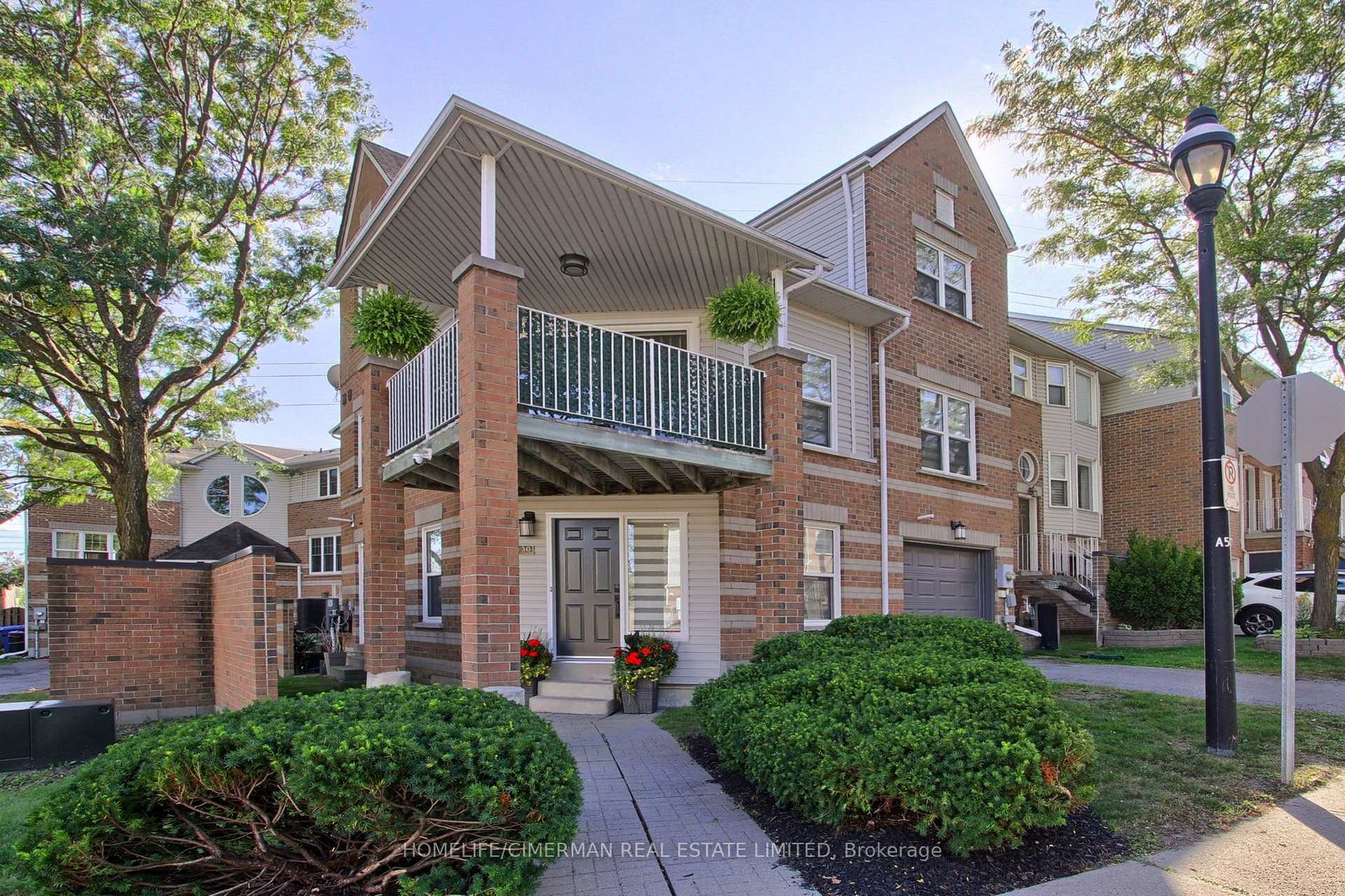 30 Brandy Lane Way, Newmarket, On L3y 8p7