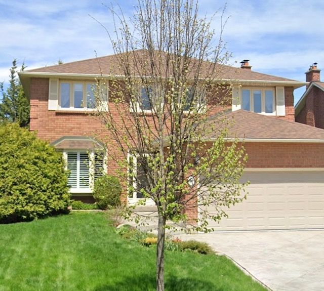 64 Golf Links Drive, Aurora, On L4g 3v3