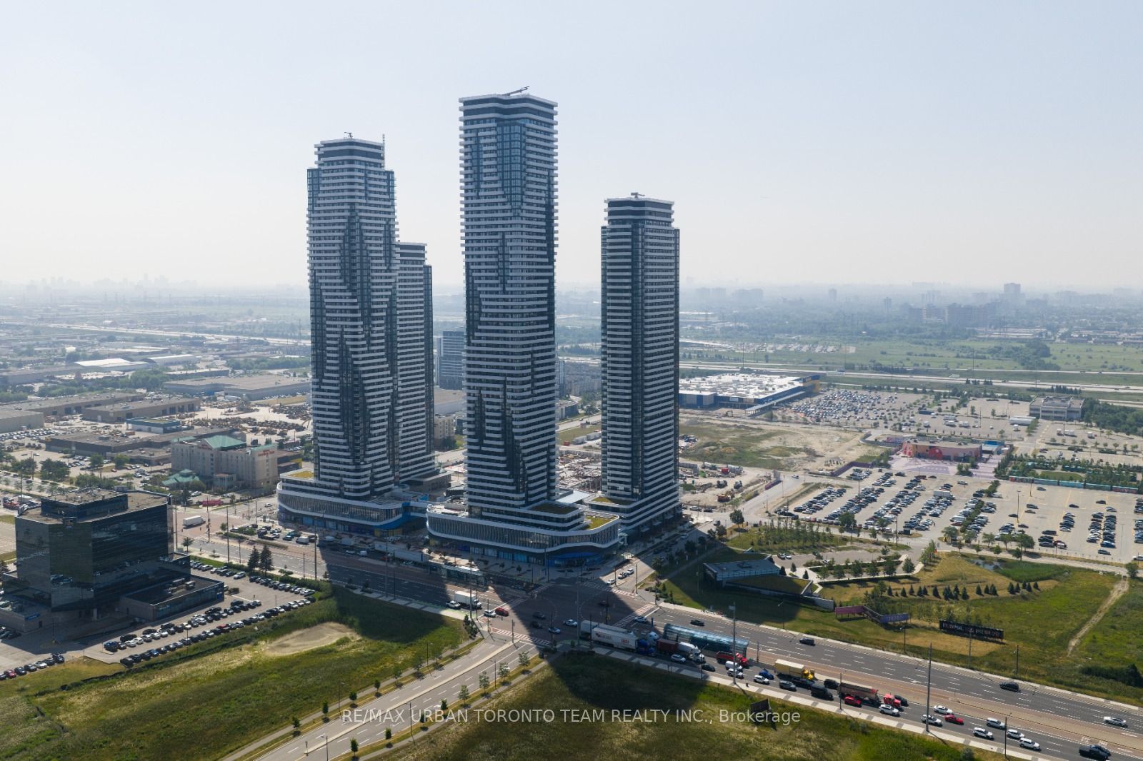 28 Interchange Way 2202, Vaughan, On L4k 0p8