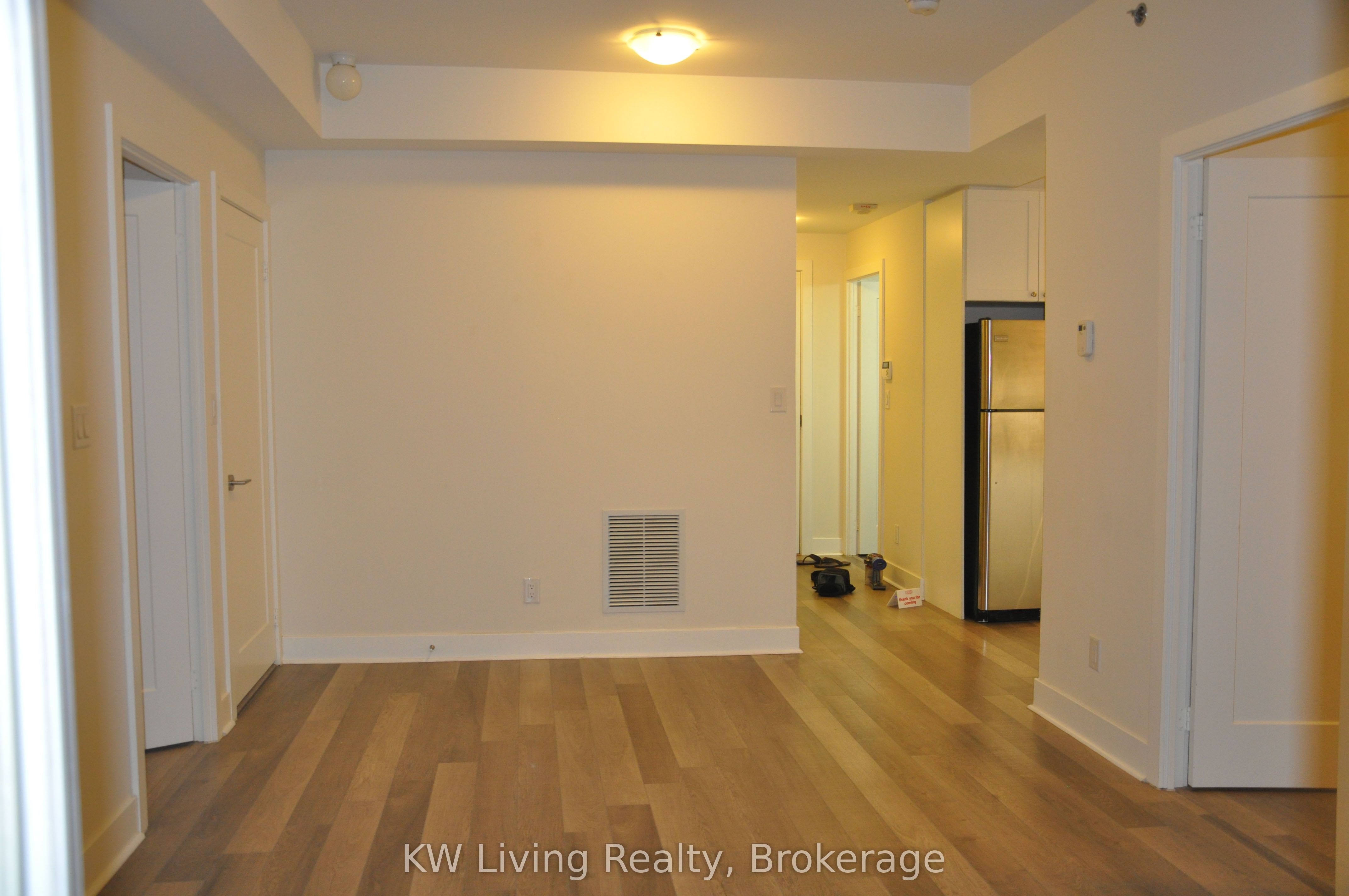 28 Prince Regent Street 305, Markham, On L6c 0v5