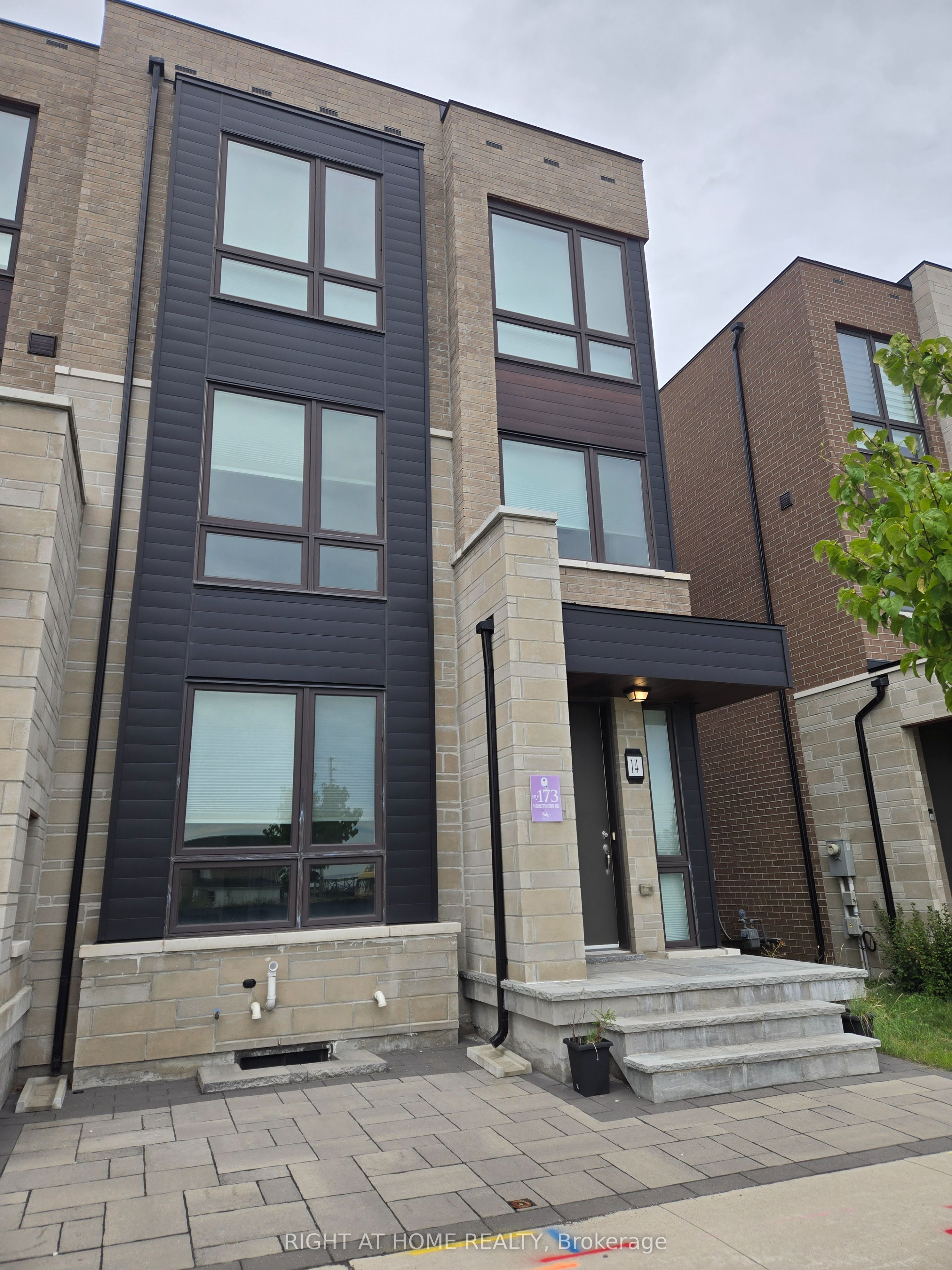 14 Concetta Conte Avenue, Markham, On L6c 0z5