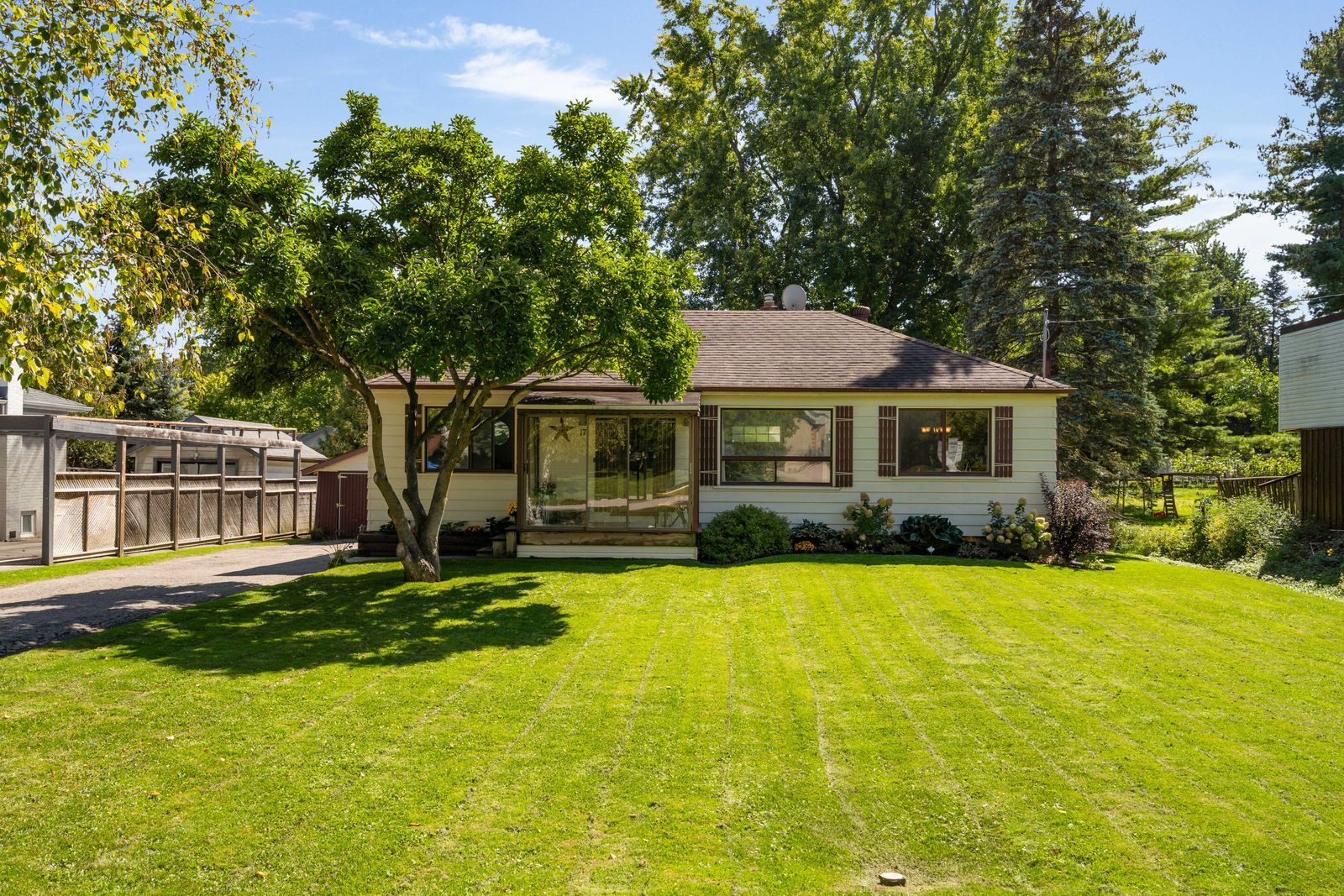 17 Faris Avenue, King, On L0g 1n0
