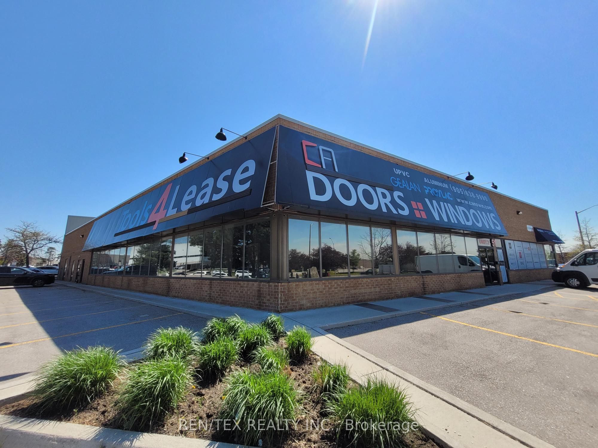 51 Hanlan Road Unit 4, Vaughan, On L4l 3p5