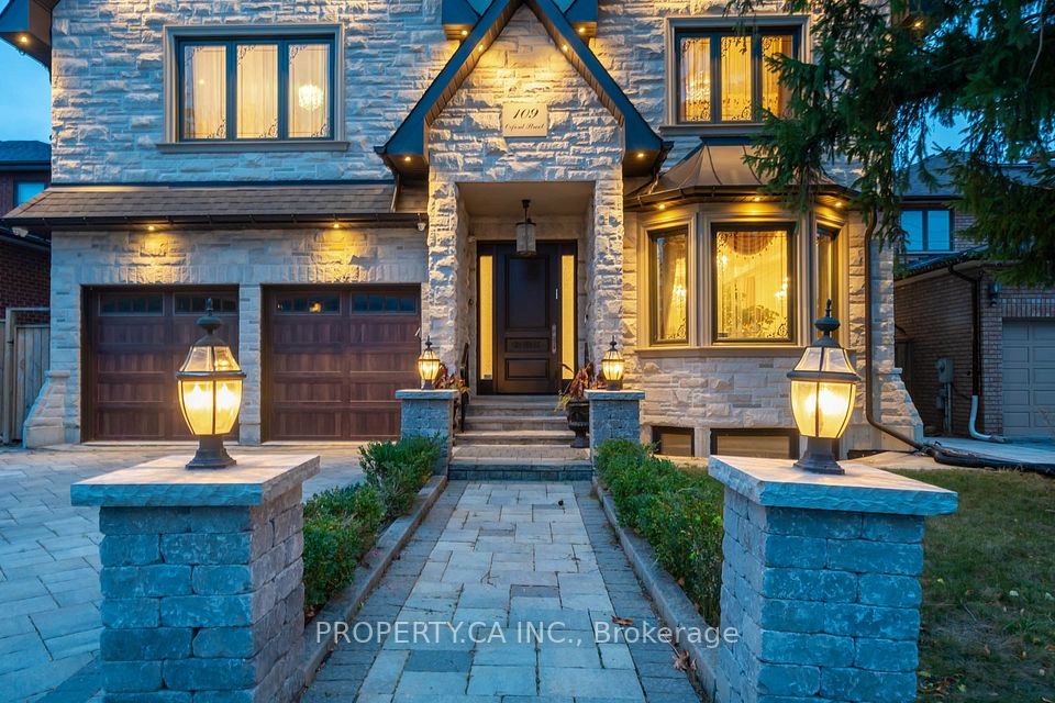 109 Oxford Street, Richmond Hill, On L4c 4l6