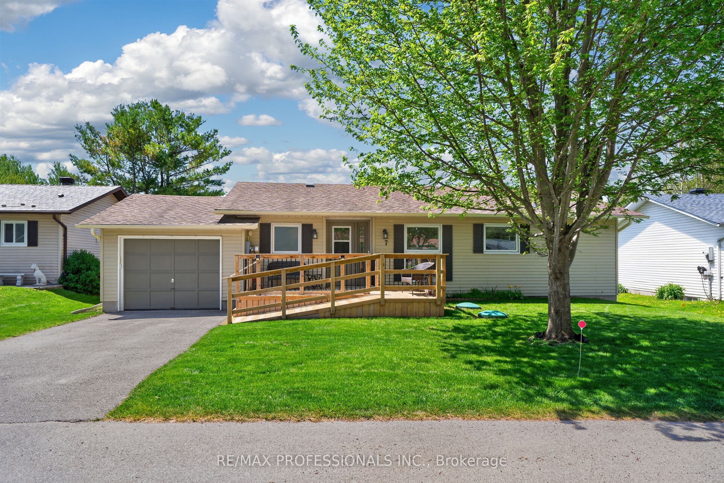 7 Tamarack Court, New Tecumseth, On L0g 1w0