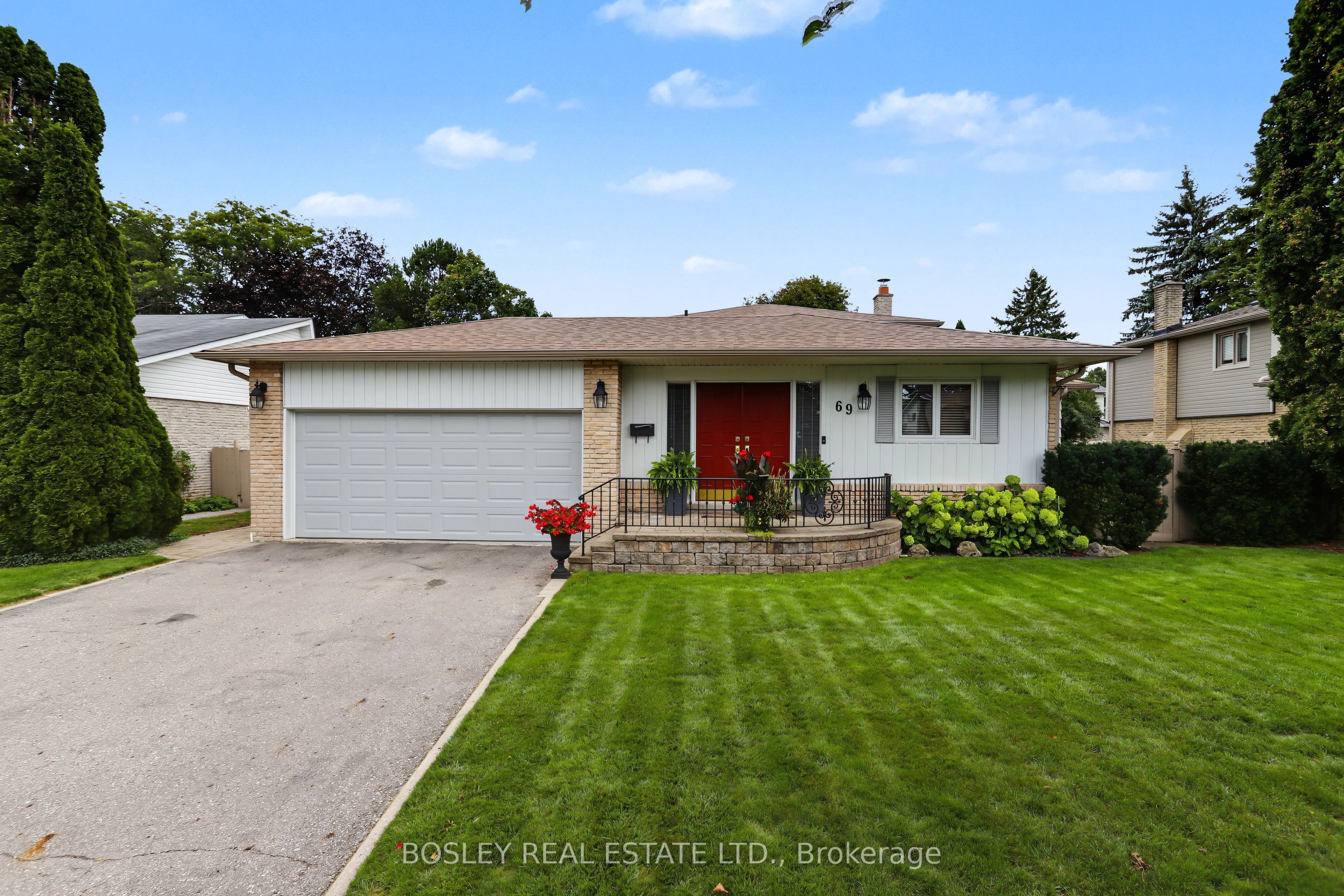 69 Fairway Drive, Aurora, On L4g 2h3