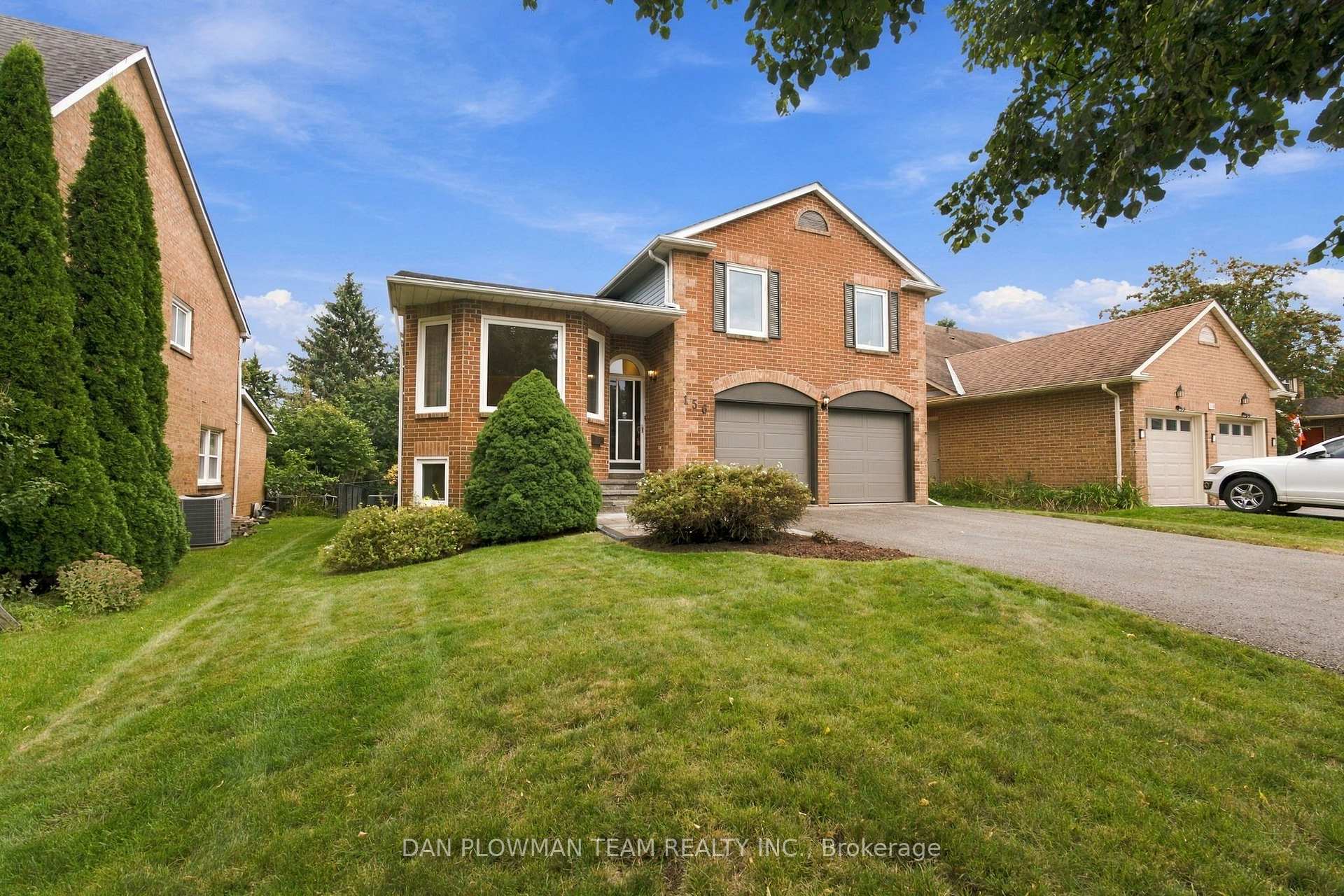 156 John Bowser Crescent, Newmarket, On L3y 7n3