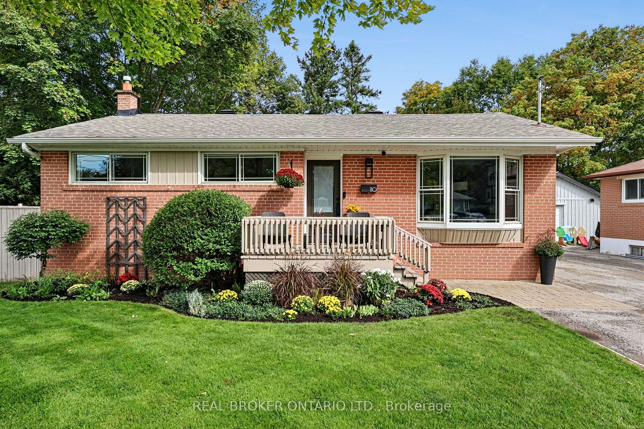 110 Murray Drive, Aurora, On L4g 2c5