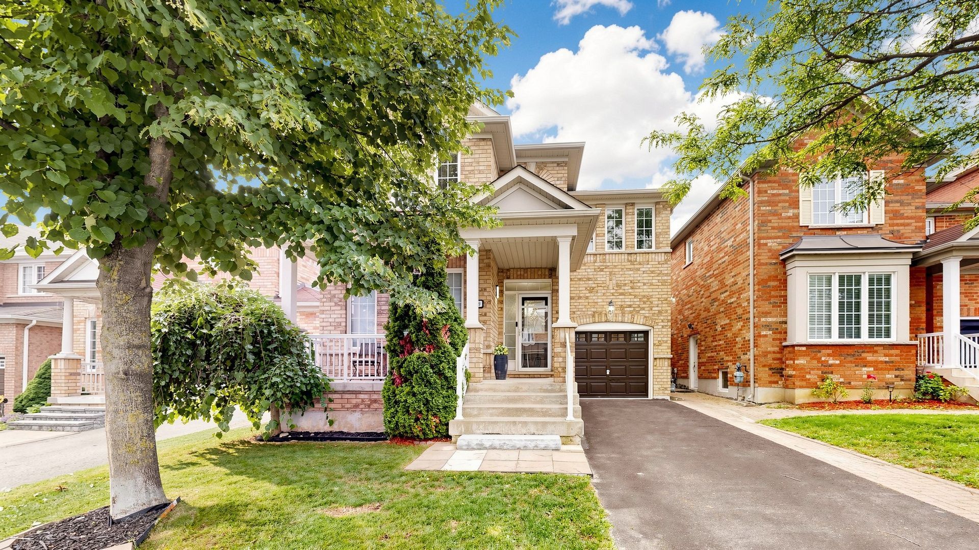 129 Beare Trail, Newmarket, On L3x 3b6