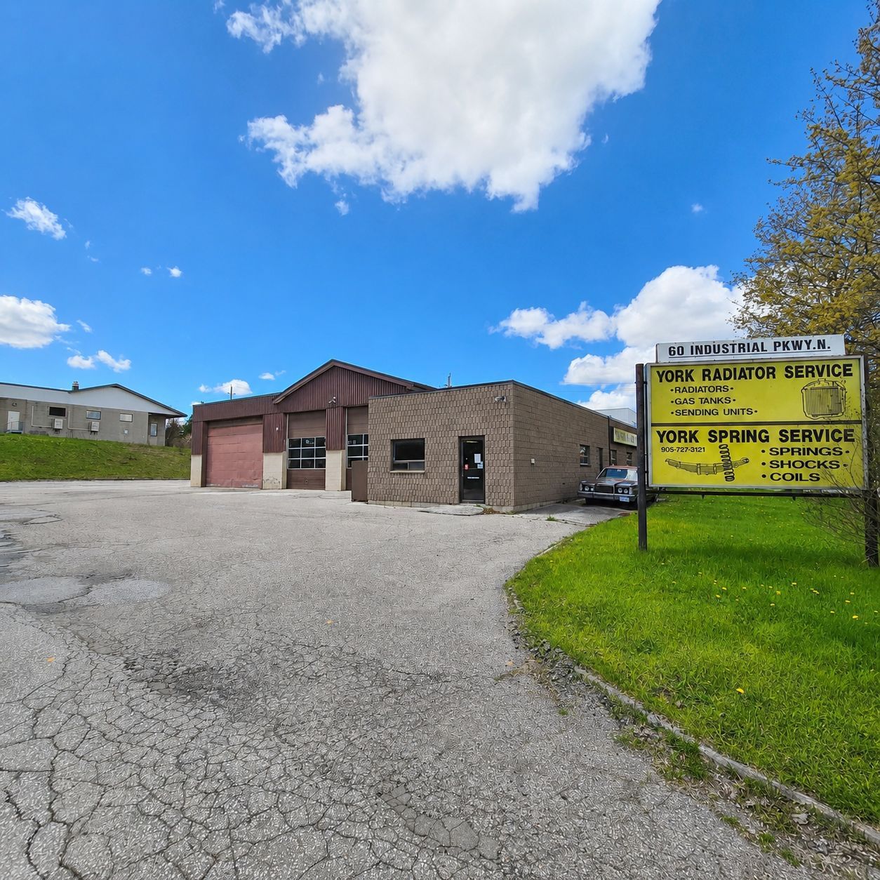 60 Industrial Parkway N, Aurora, On L4g 4c2
