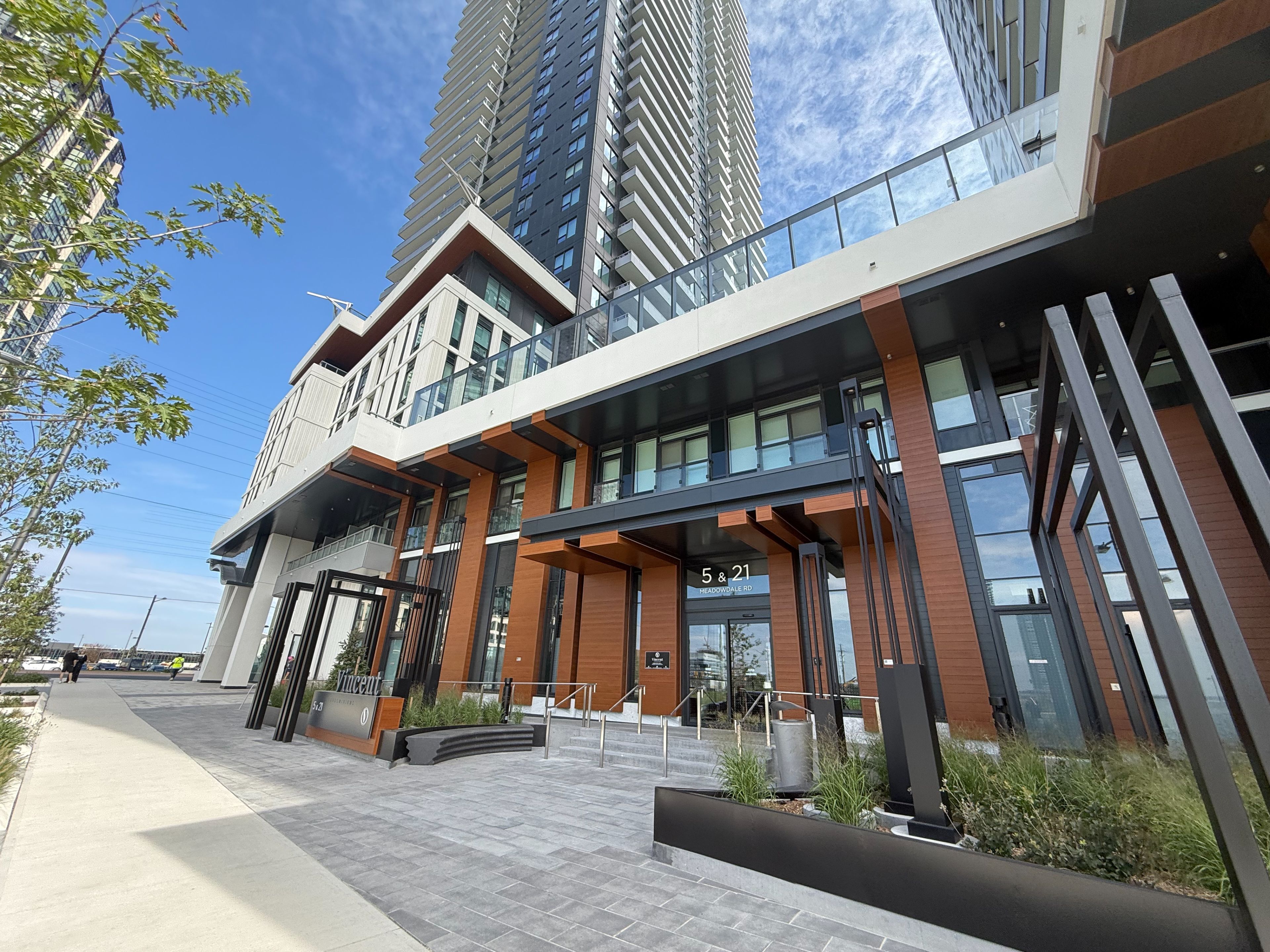 5 Meadowdale Road 1106, Vaughan, On L4k 0c7