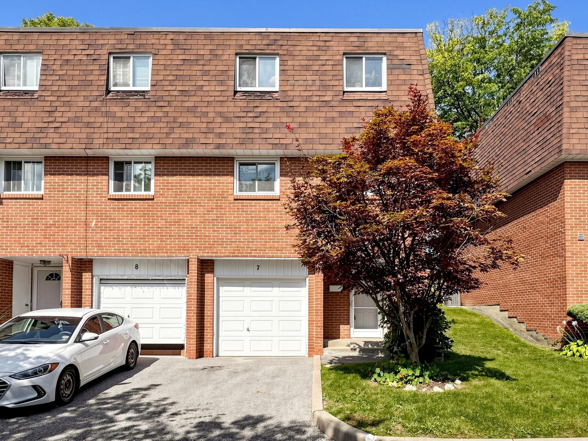 144 Henderson Avenue 7, Markham, On L3t 2l5