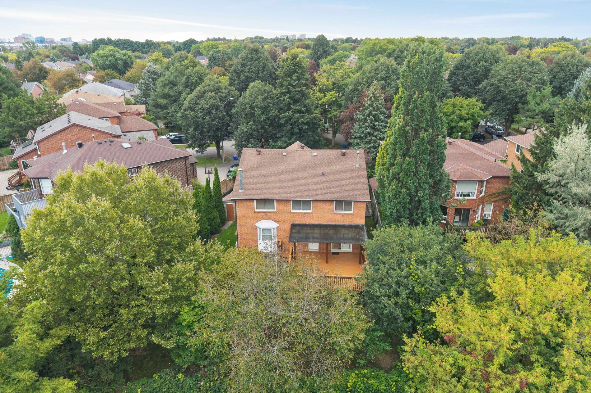 38 Rosemount Avenue, Markham, On L3t 6s7
