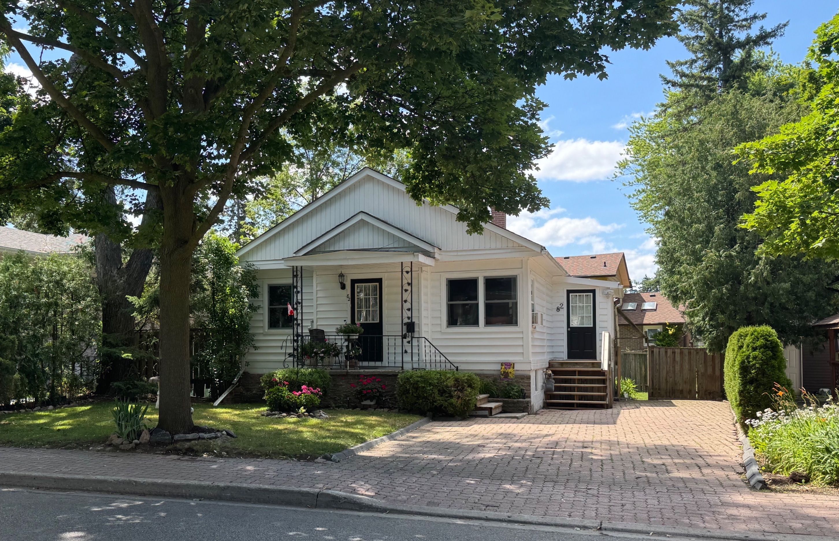 82 Mill Street, Richmond Hill, On L4c 4a7