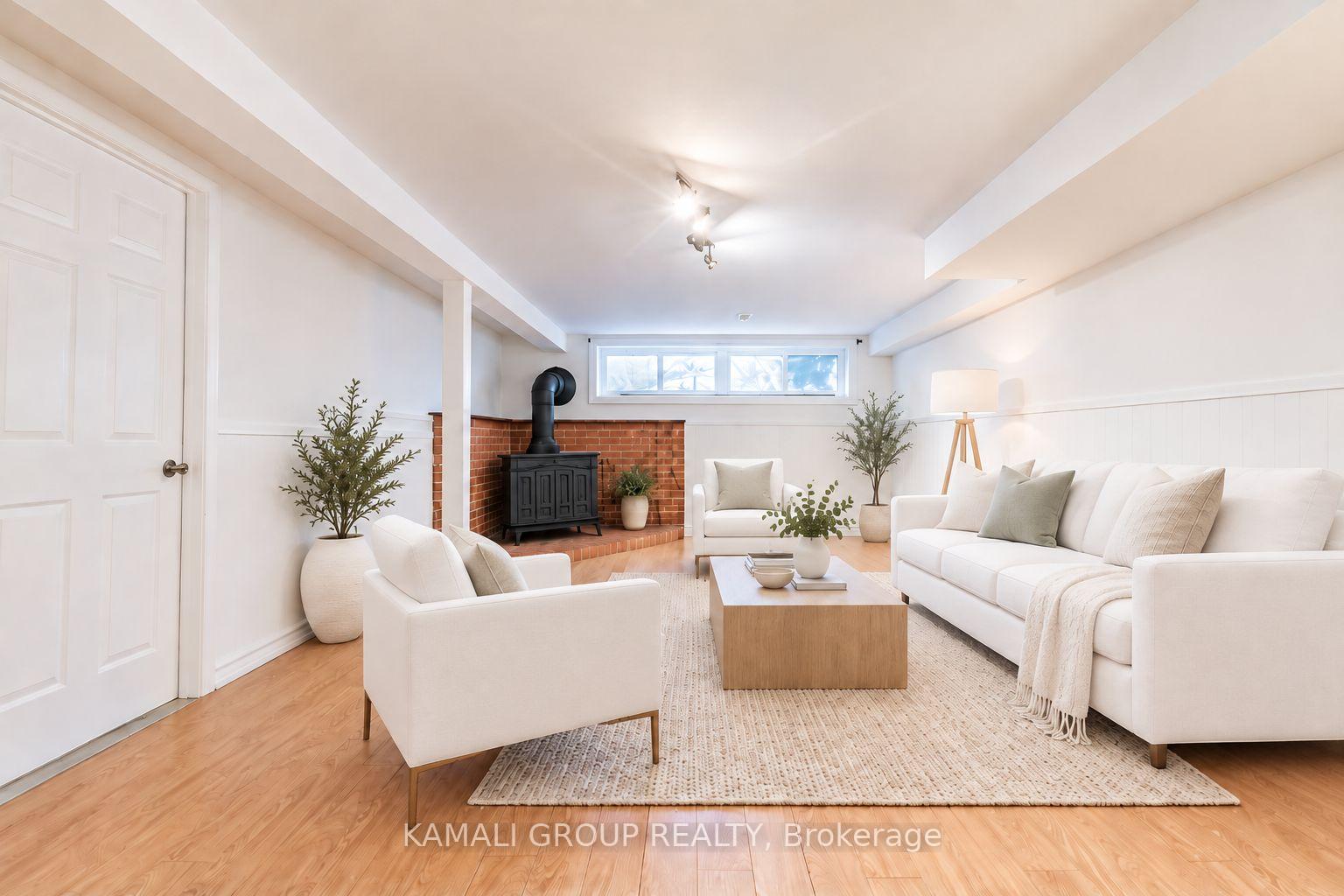 25 Hillview Drive Bsmt, Newmarket, On L3y 4y3