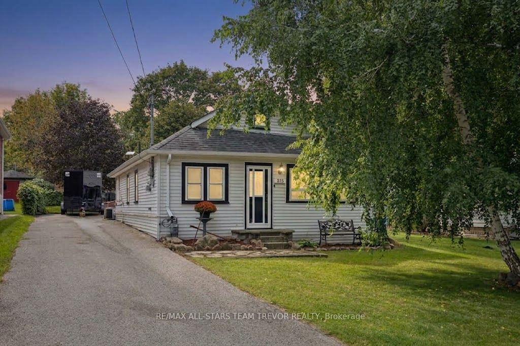 215 Elm Avenue, Georgina, On L4p 2v2