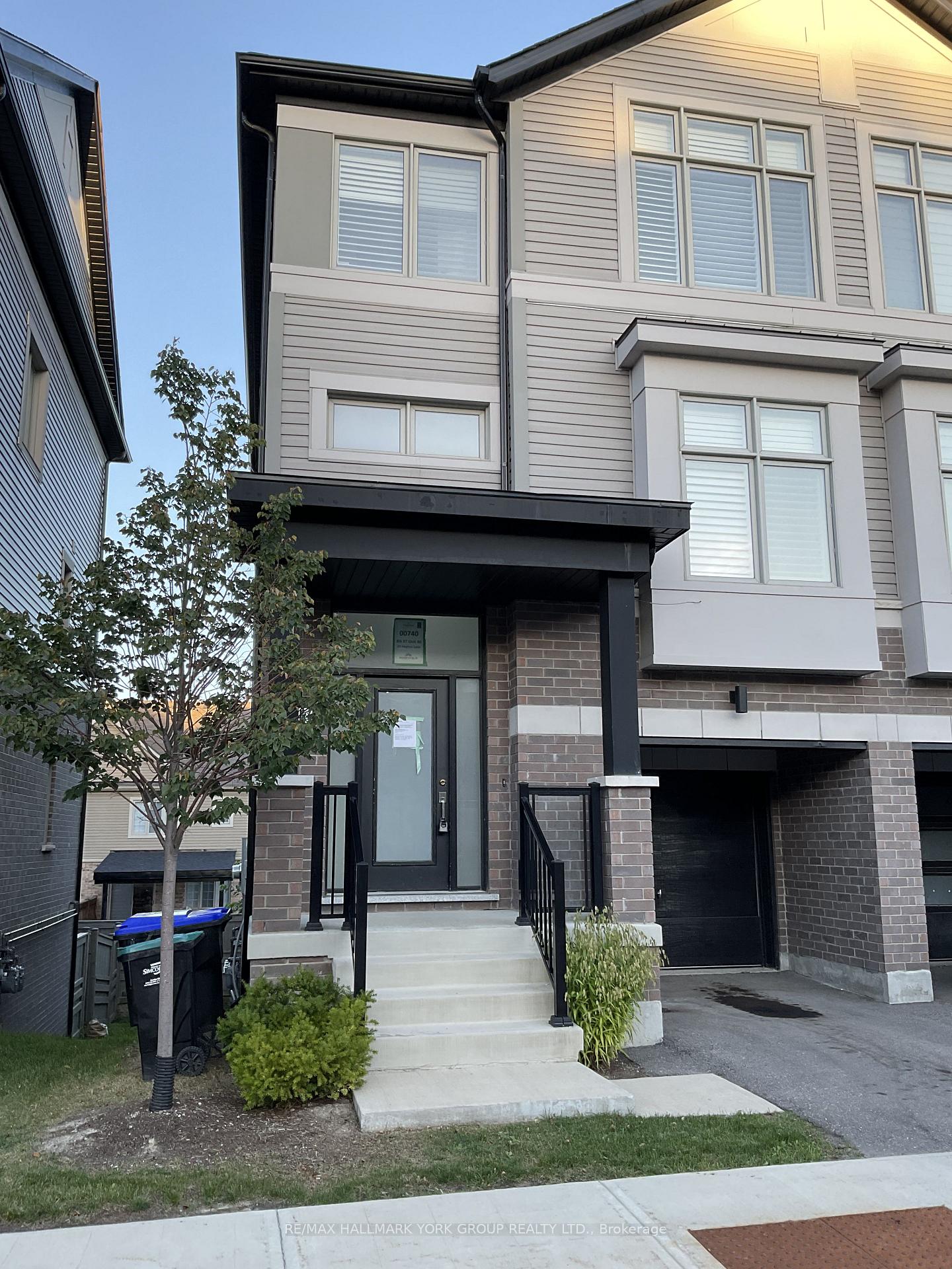 24 Hughes Lane 40, New Tecumseth, On L0g 1h0