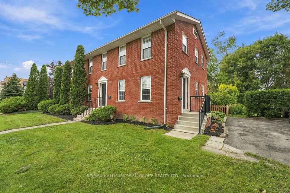 52 Centre Street, Aurora, On L4g 1j8